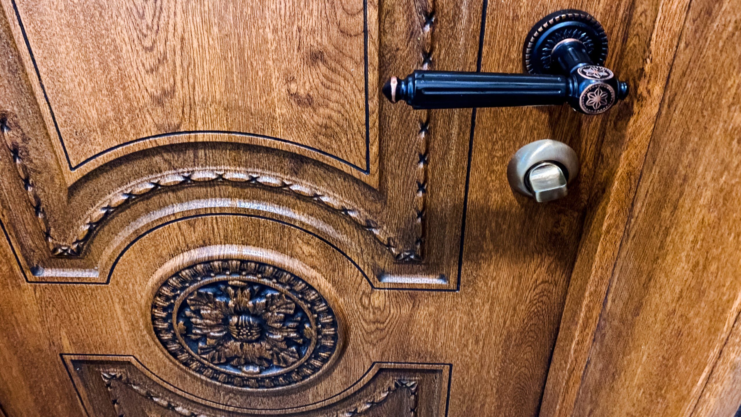 Deurklink versus deurknop: Wat is het verschil en welke kies je?