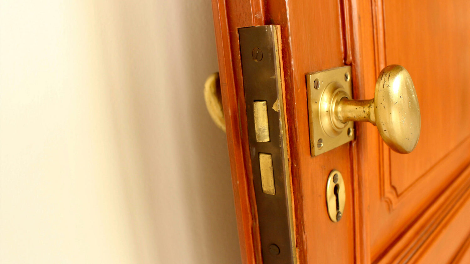 Deurbeslag voor moderne appartementen: Kleine ruimtes, grote impact