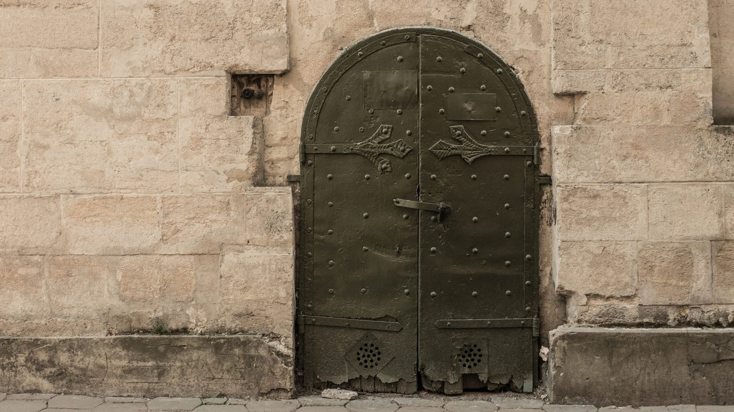 De beste oplossingen voor deurbeslag op zware deuren