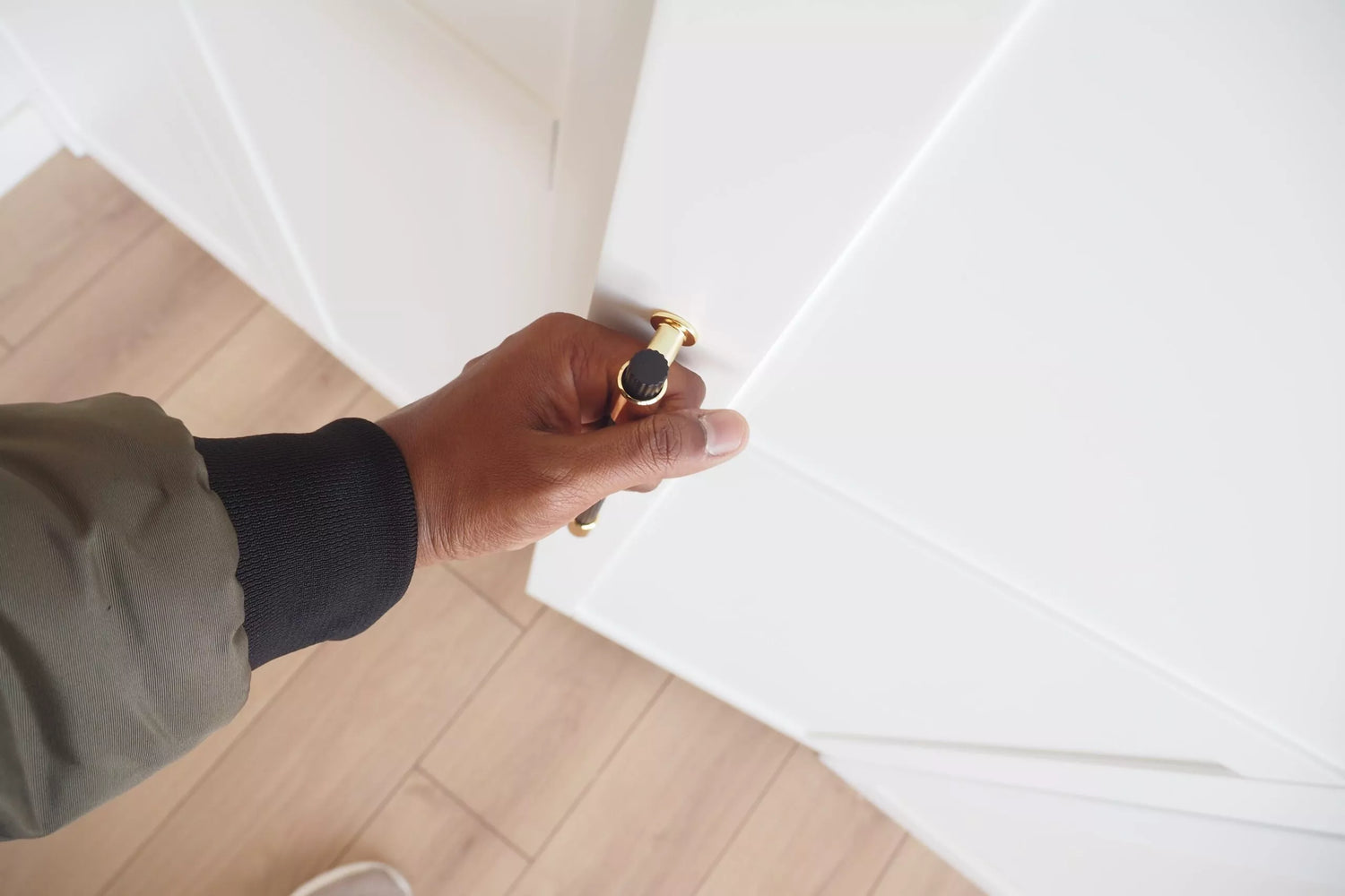 |Meubelbeslag voor garderobedeuren|