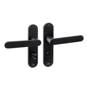 Intersteel Sora Basic deurkruk WC 63/8 op ovaal schild, mat zwart, vooraanzicht