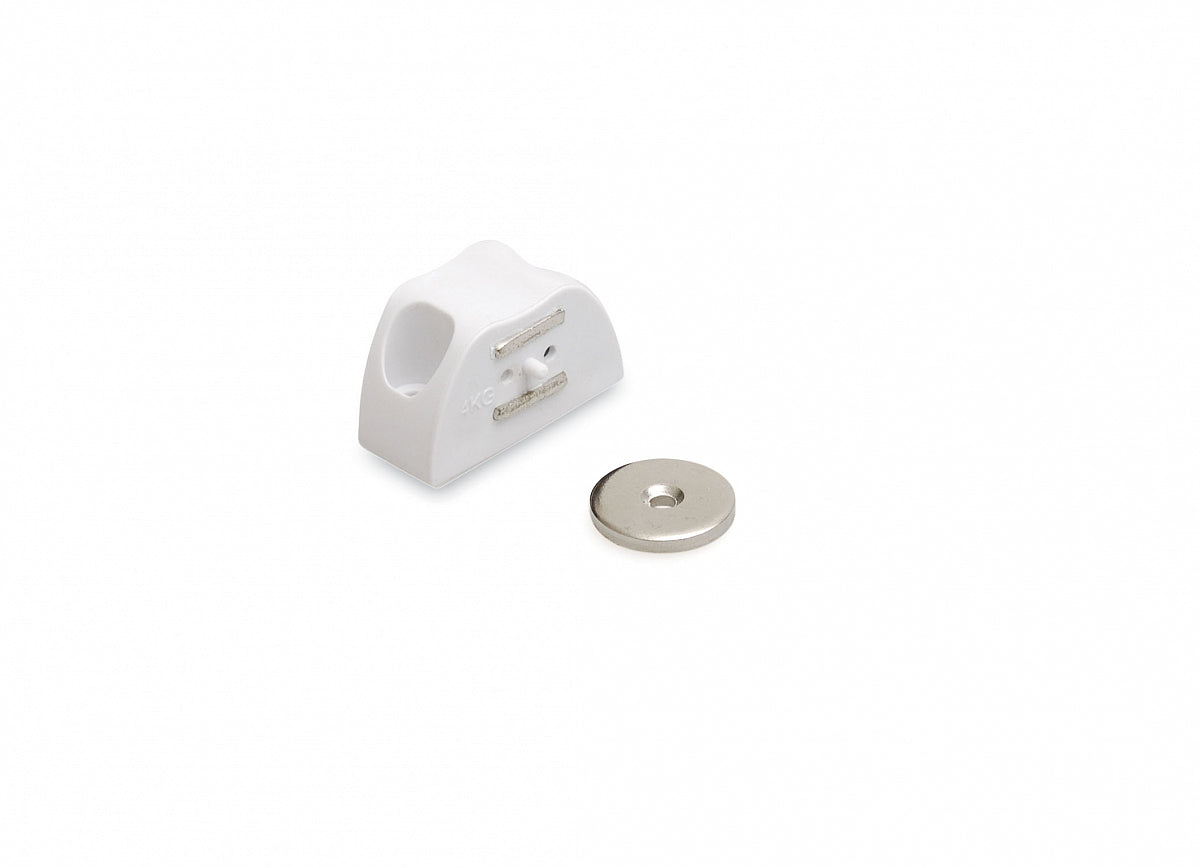 Dulimex DX magneetsnapper hoekmodel MC 94A2B in wit met rond metalen sluitplaatje, vooraanzicht
