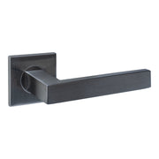 Intersteel deurkruk Q 05 op rozet PVD antraciet &ndash; vooraanzicht