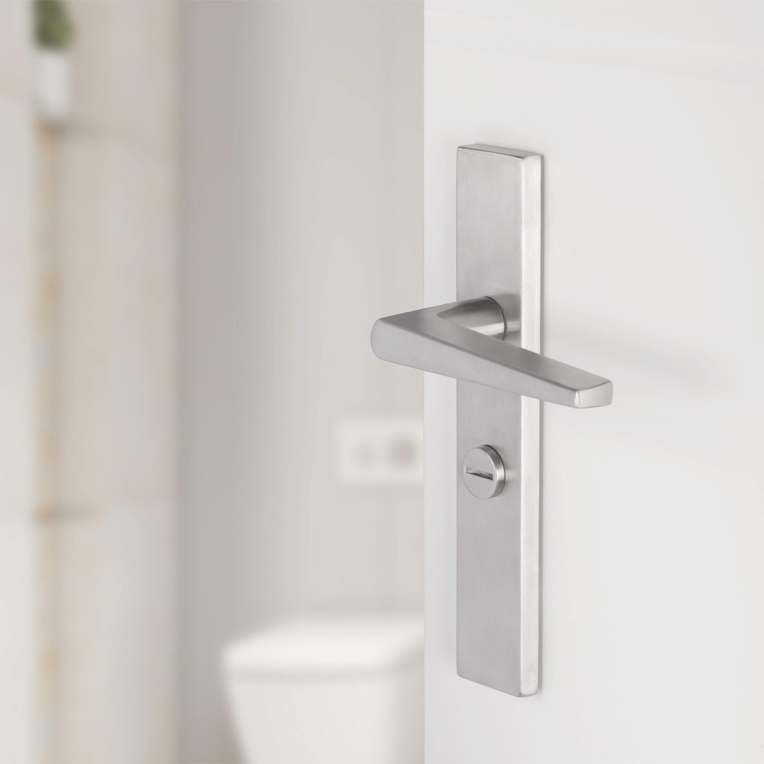 Differnz | Rotterdam deurkruk | vierkant schild | WC 63 mm | mat chroom - Deurbeslag-expert