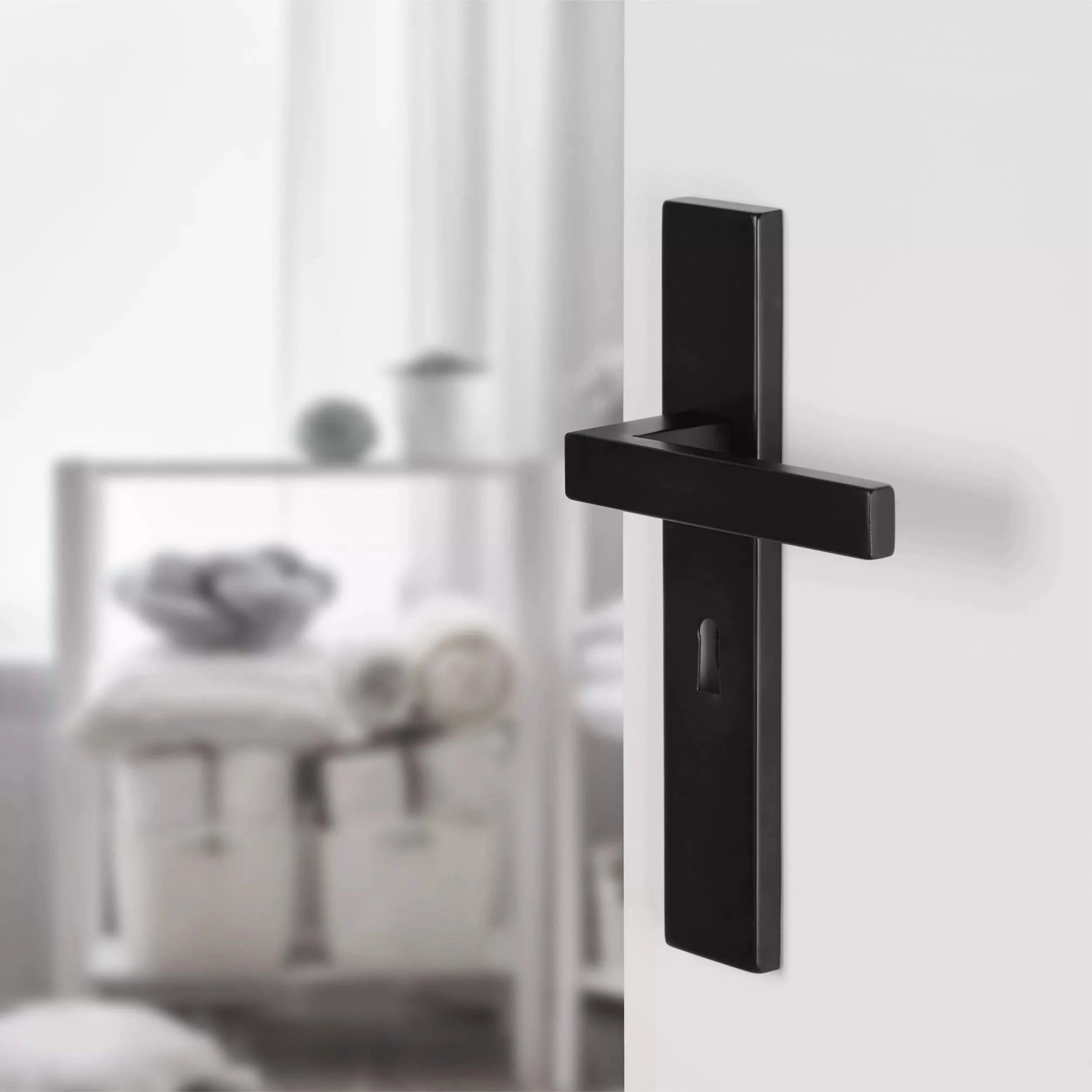 Differnz | Tilburg deurkruk | vierkant schild | sleutel 56 mm | zwart