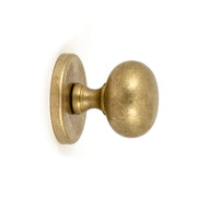 Hardbrass voordeurknop Iris 56 mm Messing Getrommeld vooraanzicht