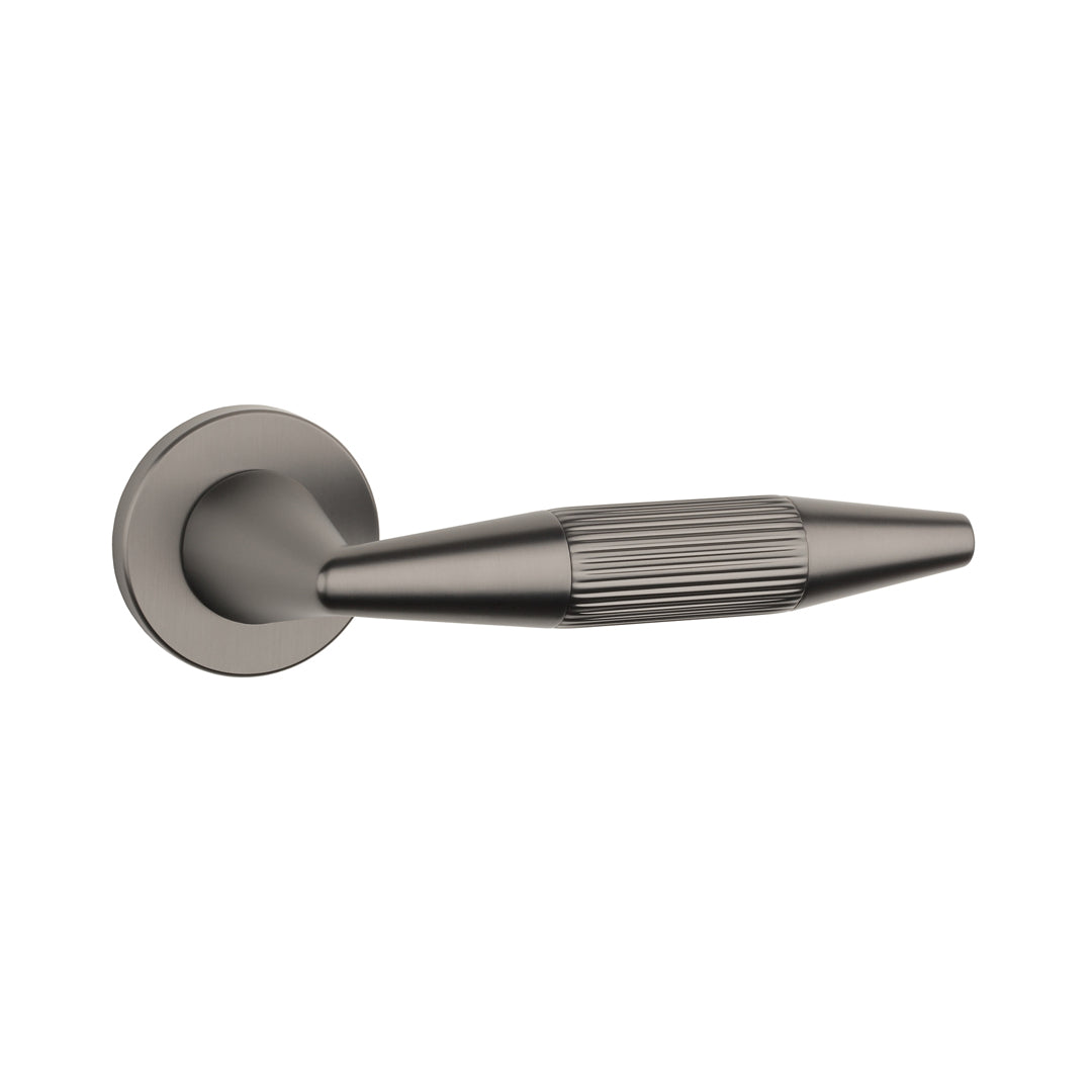 Aprile | Deurkruk Idesa | op rond rozet | Gunmetal - Deurbeslag-expert