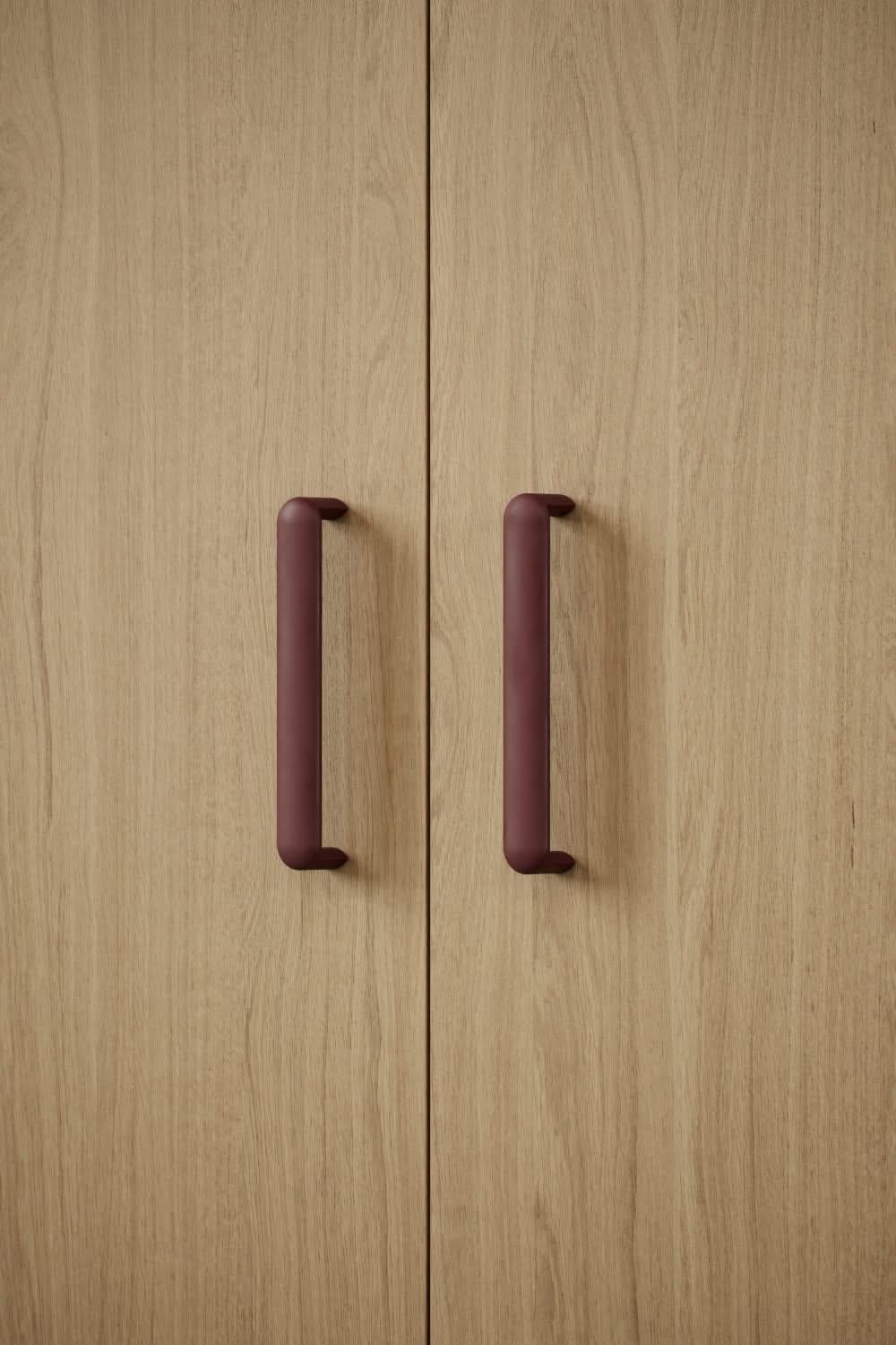 C004 - Mat kastanjebruin rood 6030-R sfeer