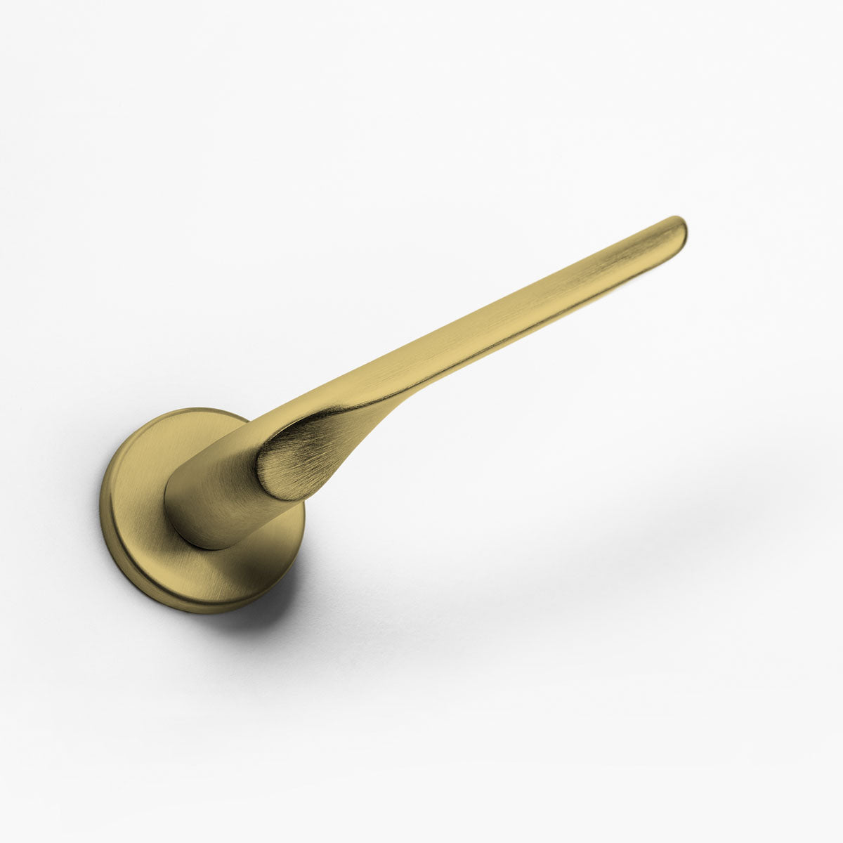 DND deurkruk Chop in Satin Gold gemonteerd op een binnendeur – sfeerbeeld