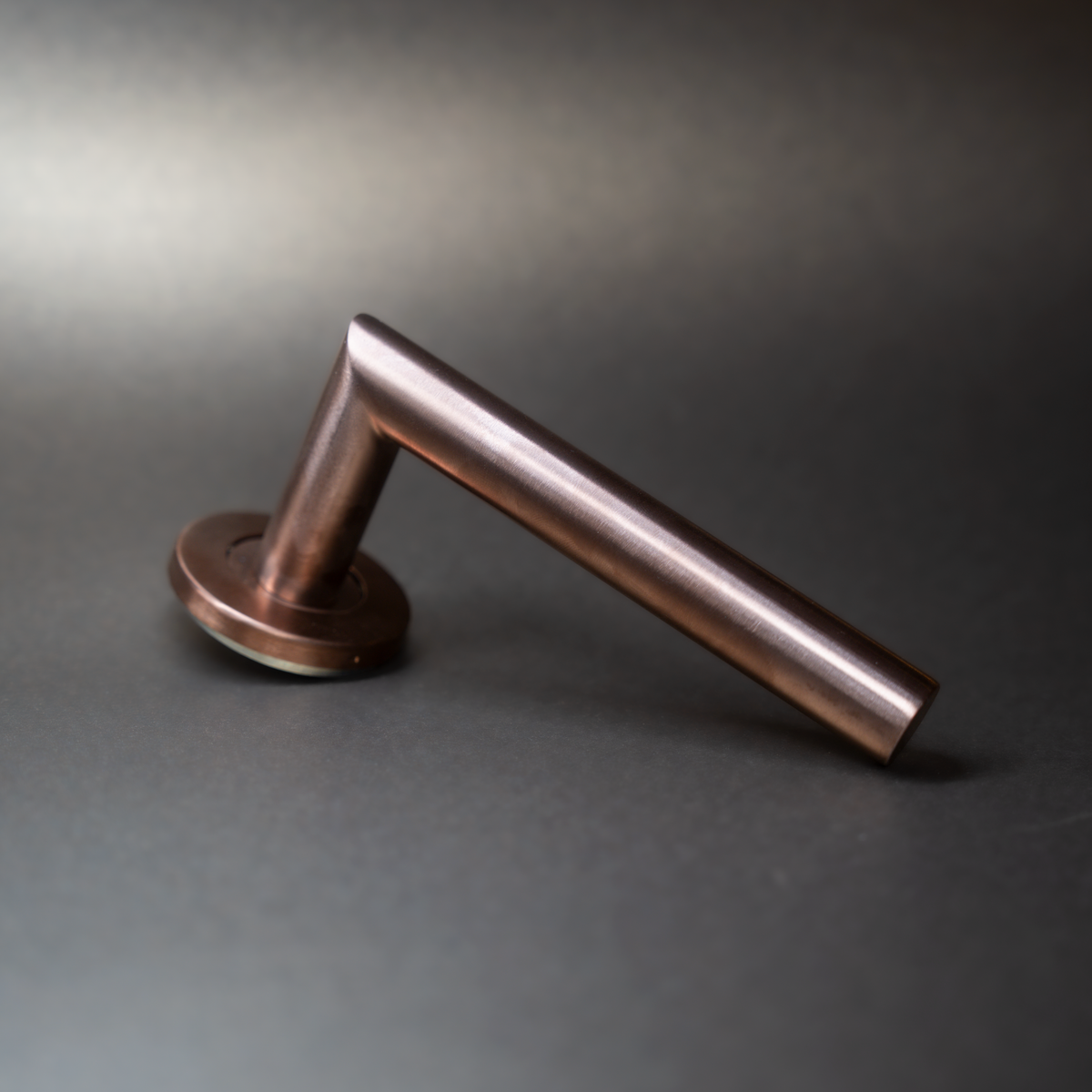 Intersteel deurkruk Q 01 op rozet verdekt ø52x6mm pvd brons