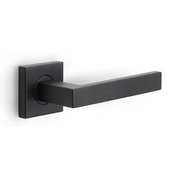 Formani | Deurkruk BASIC BSQ2-G op vierkant rozet | Zwart mat
