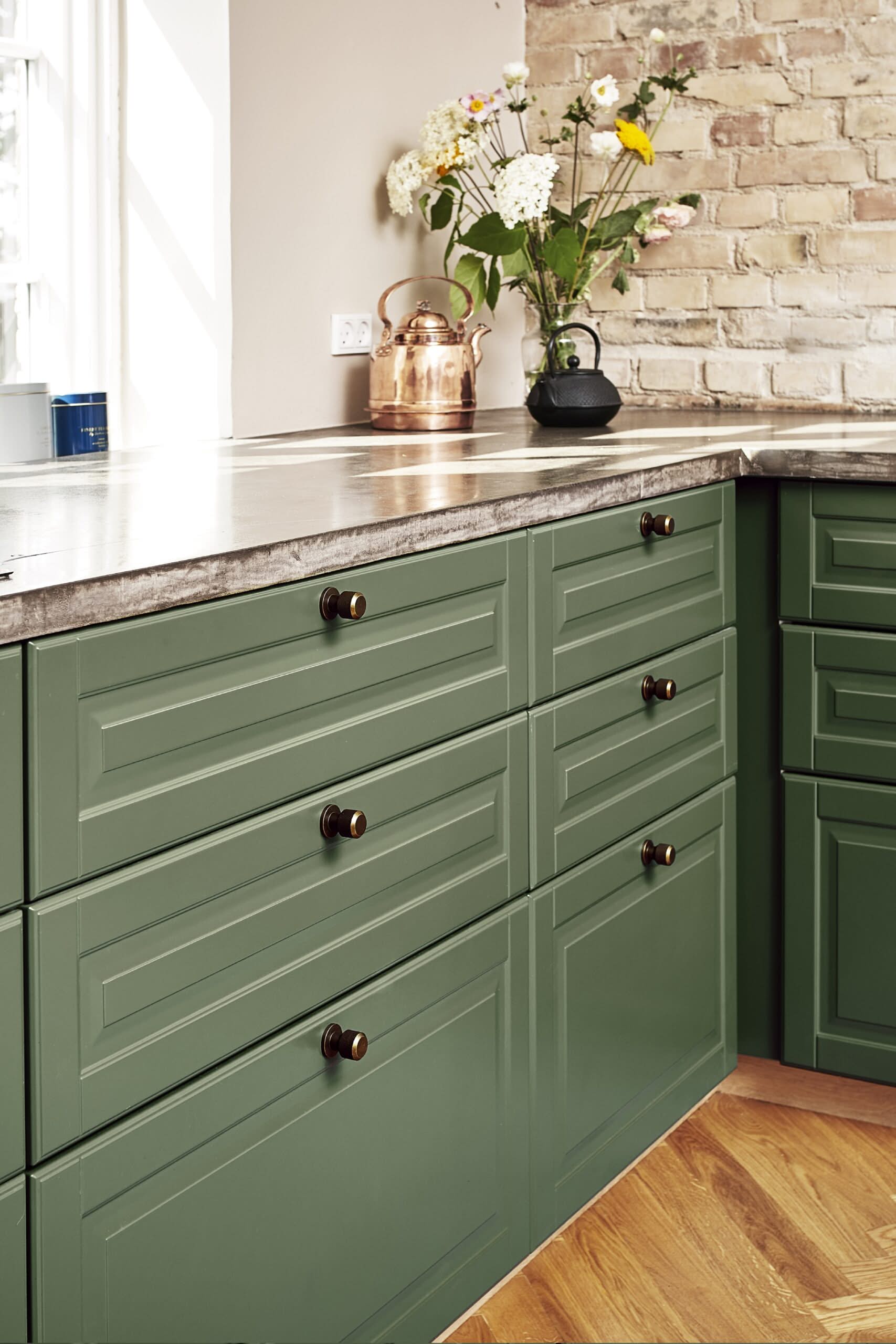 Manor Round 549220025 39 02 scaled