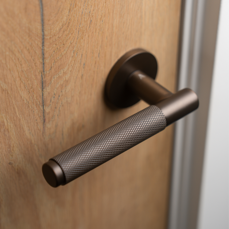 Aprile deurkruk Molinia bruin bronze - detailfoto