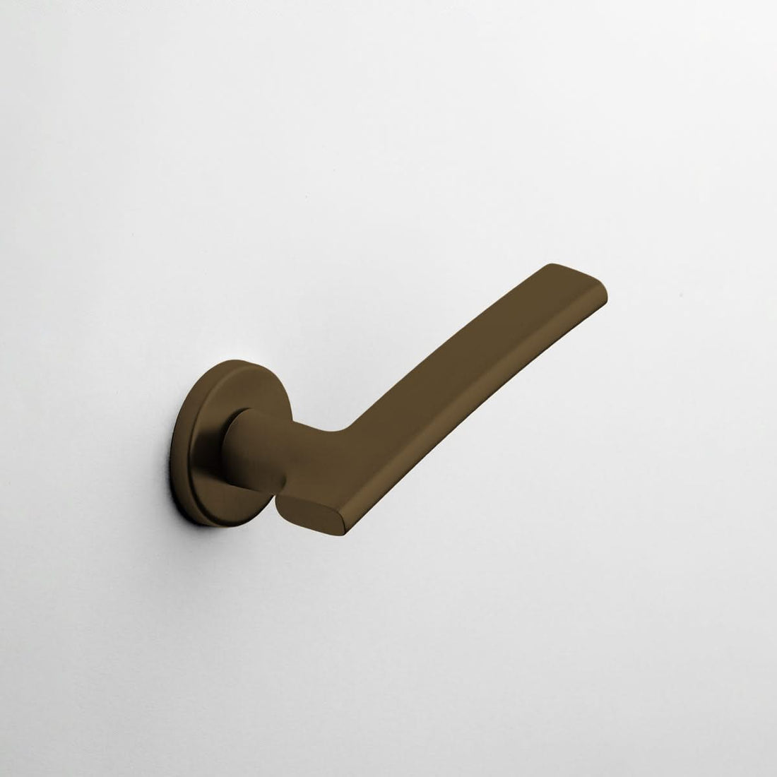 DND deurkruk San in Pearl Bronze gemonteerd op een binnendeur – sfeerbeeld