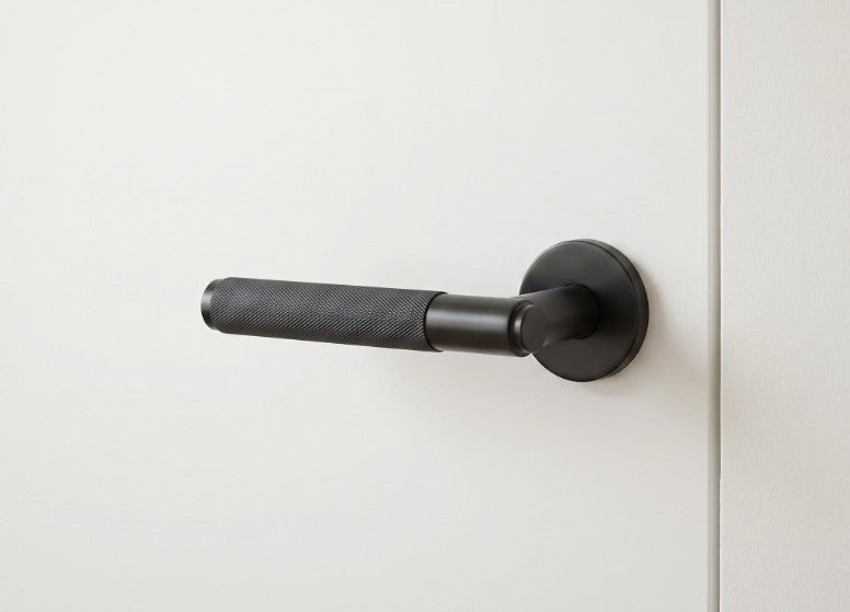 Deurkruk Formani | BASICS | LB5-22 | ronde rozet | PVD Gunmetal - Deurbeslag-expert