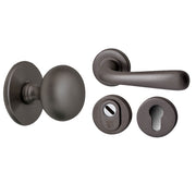 Hardbrass Voordeurset Pragma/Silvia 3-delig rechtswijzend SKG3 - PVD Gun Metal - Deurbeslag-expert