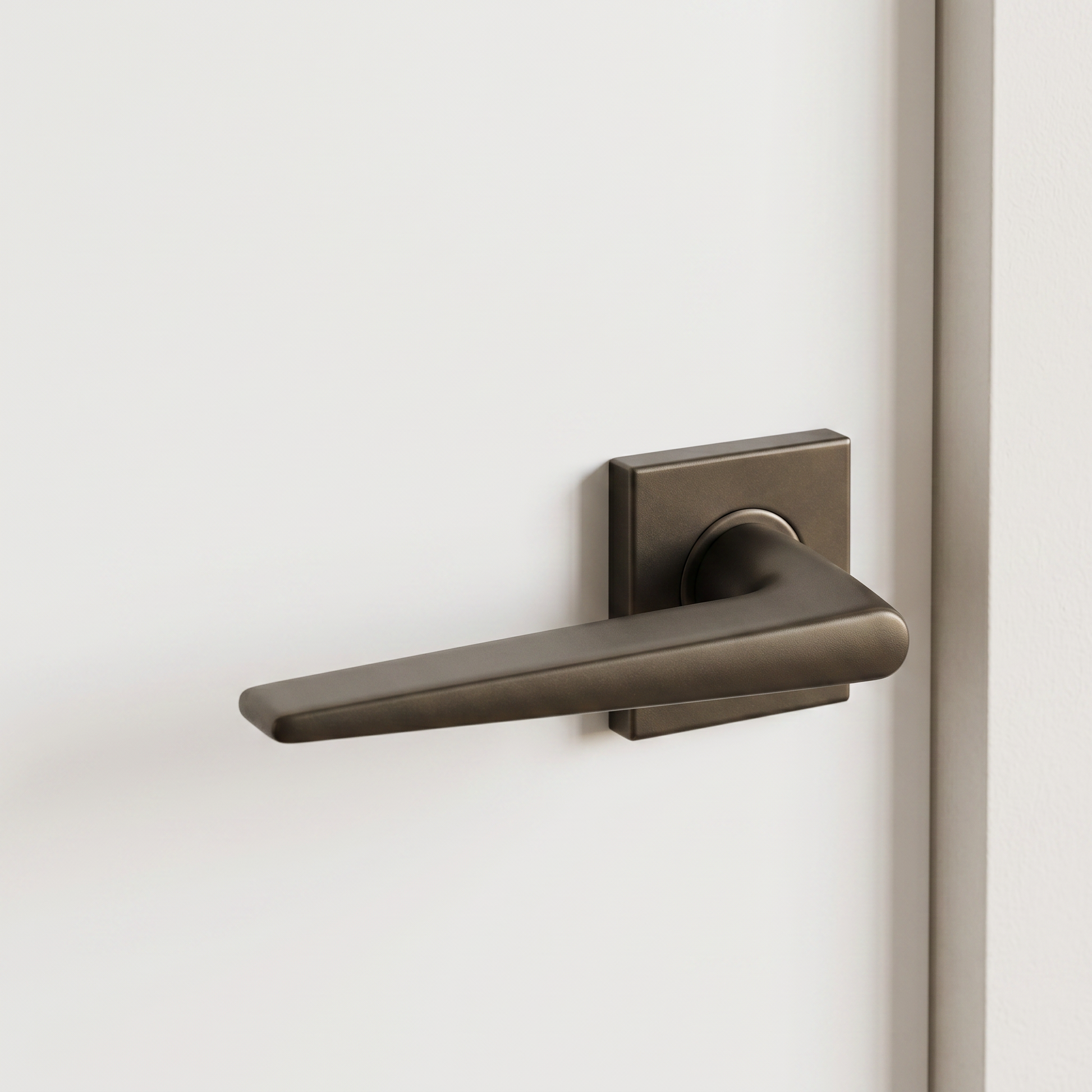 Formani deurkruk BASIC LB21G/BSQ vierkant rozet brons – detail
