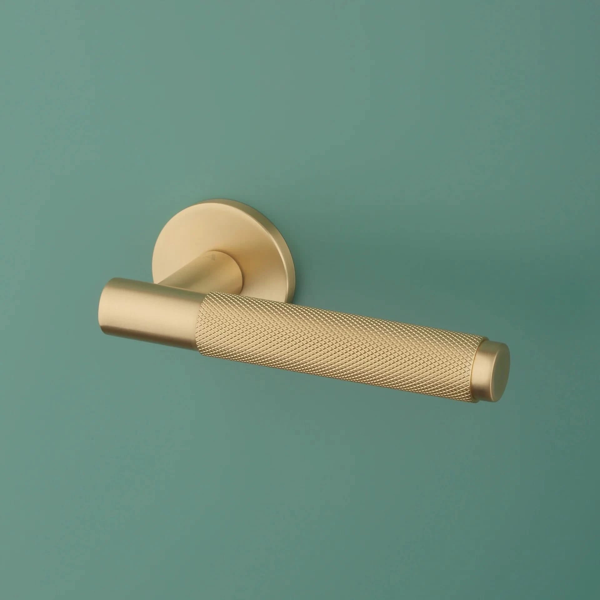 Aprile APRILE deurklinken MOLINIA op rond rozet mat goud