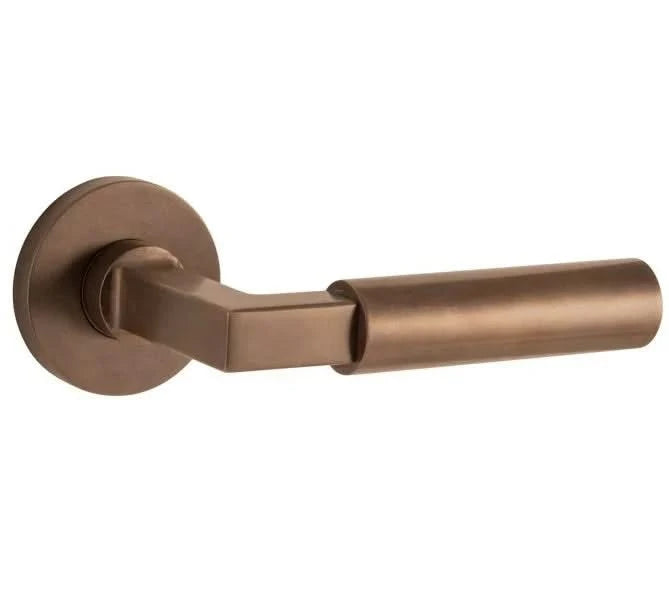 Artitec Deurkruk op rond rozet Bauhaus/Vivo Messing antiek brons - Deurbeslag-expert