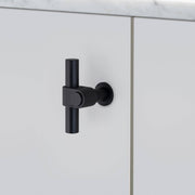 buster + punch cast | meubelgreep t-bar | welders black