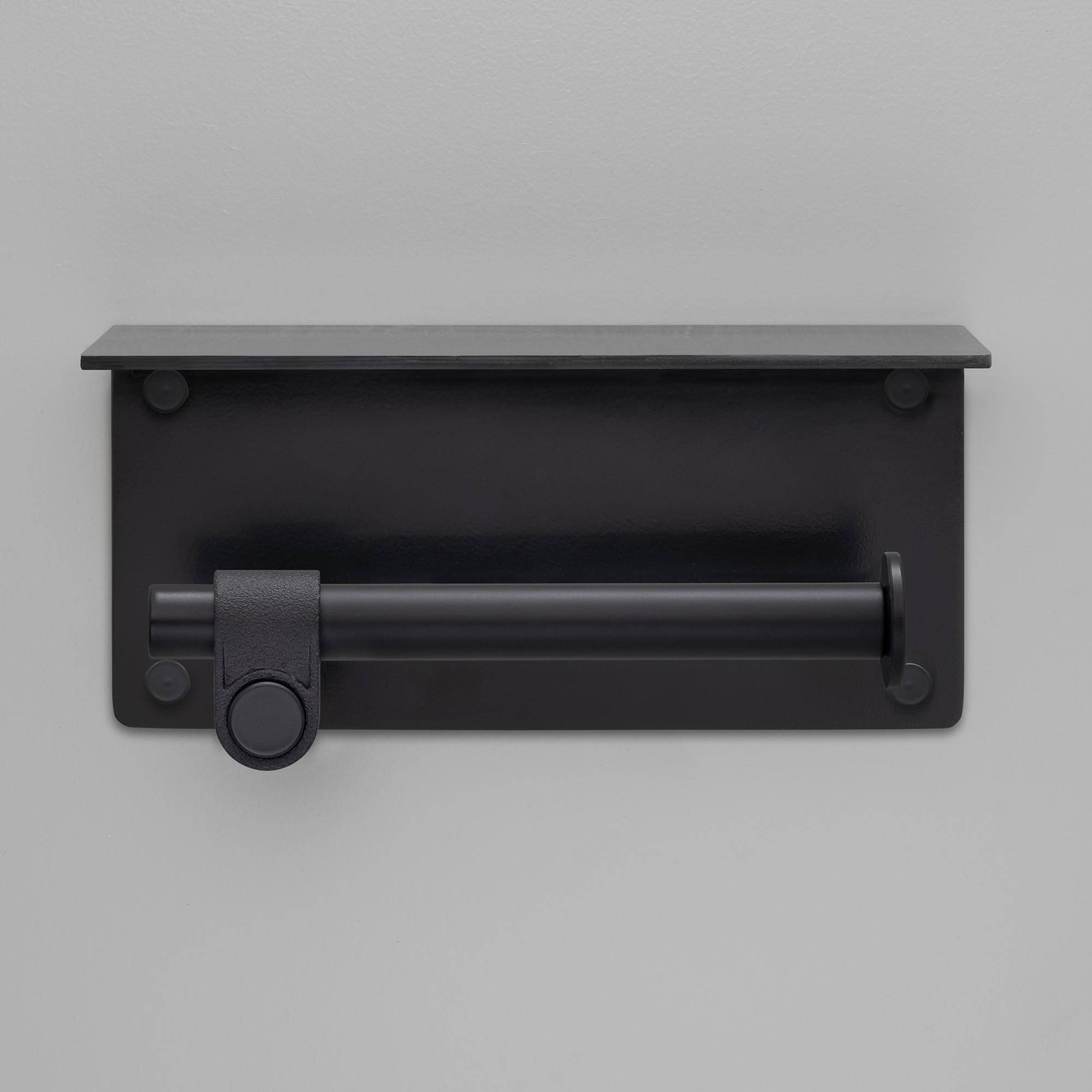 buster + punch cast | toiletrolhouder met plank | welders black