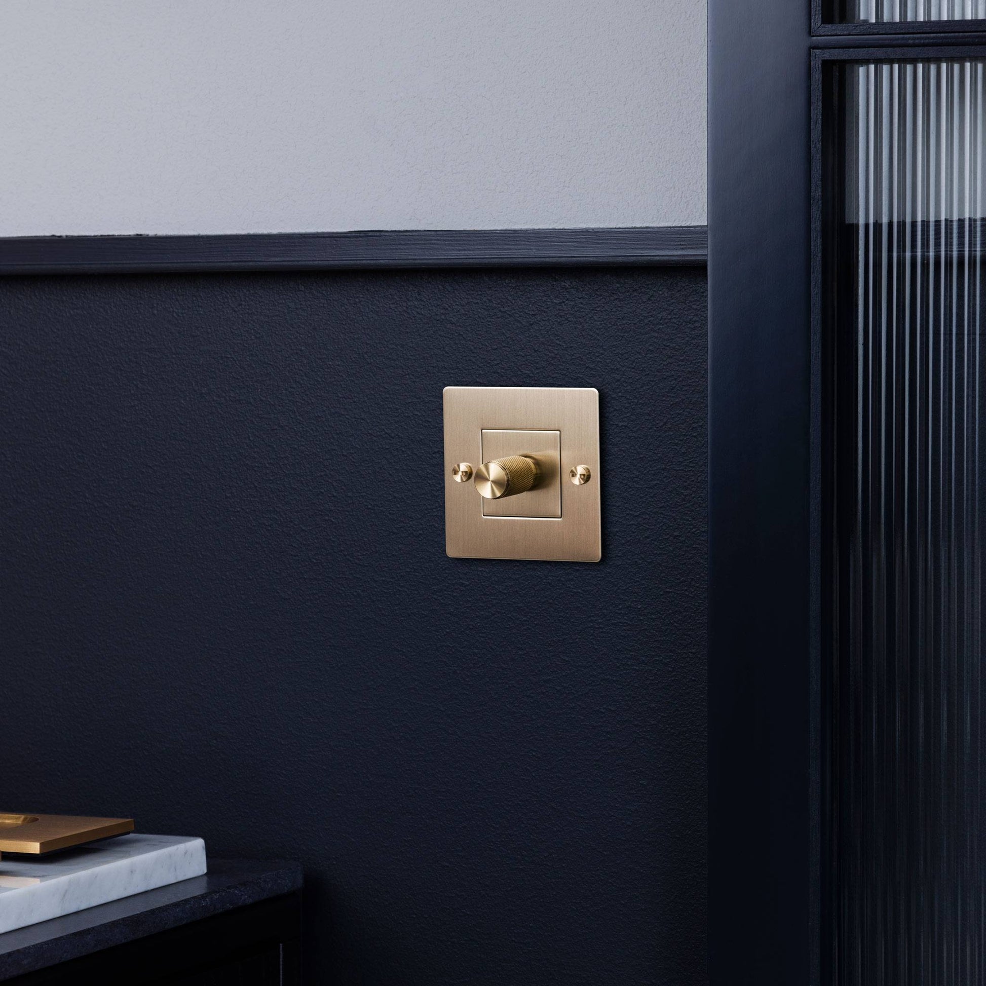 Buster + Punch | Dimmer Cross | Goud