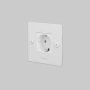 Buster + Punch | Stopcontact 1-voudig Schuko (linear, met logo) | Wit