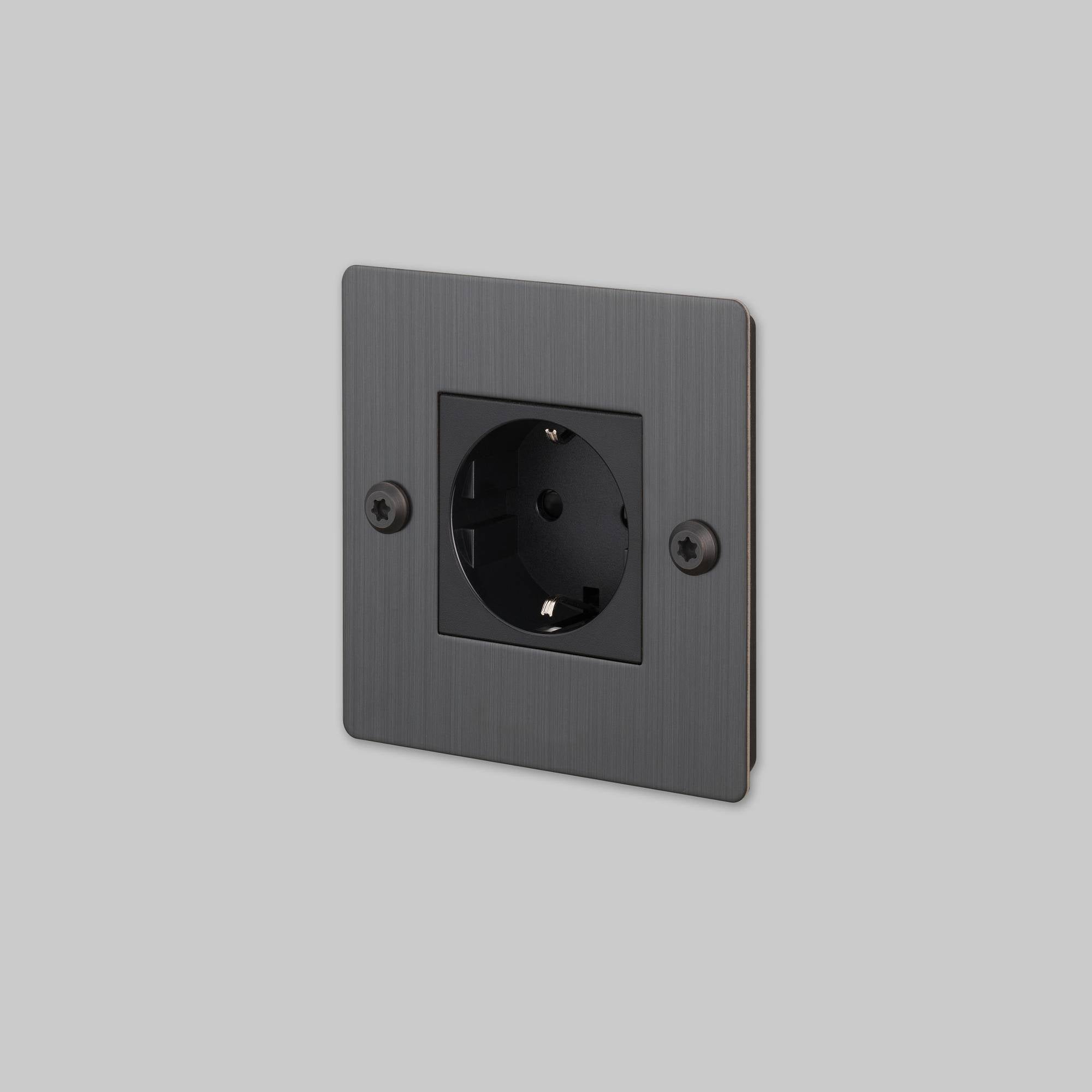 Buster + Punch | Stopcontact 1-voudig Schuko (linear, zonder logo) | Brons