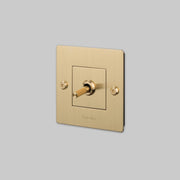 buster + punch | lichtschakelaar 1-voudige tuimelschakelaar linear (met logo) | goud