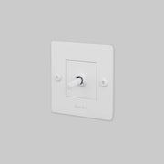 buster + punch | lichtschakelaar 1-voudige tuimelschakelaar linear (met logo) | white