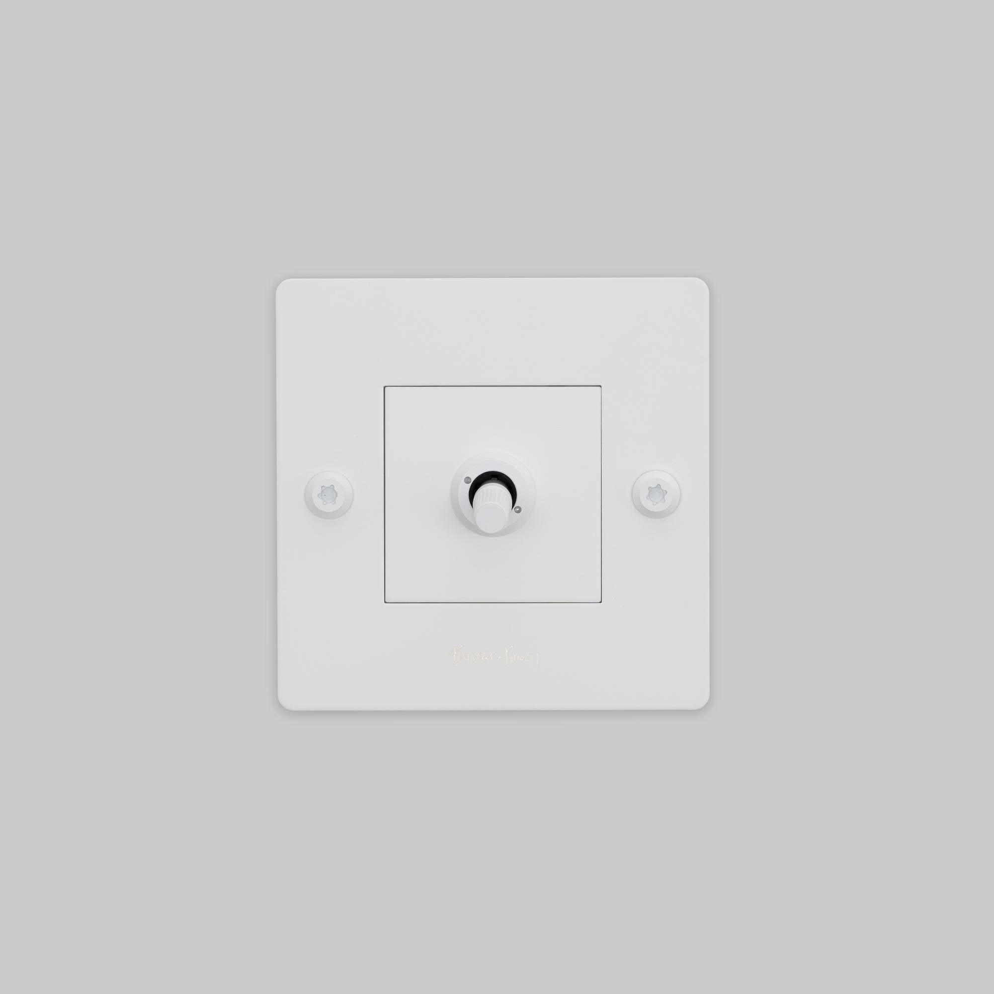 buster + punch | lichtschakelaar 1-voudige tuimelschakelaar linear (met logo) | white zijaanzicht