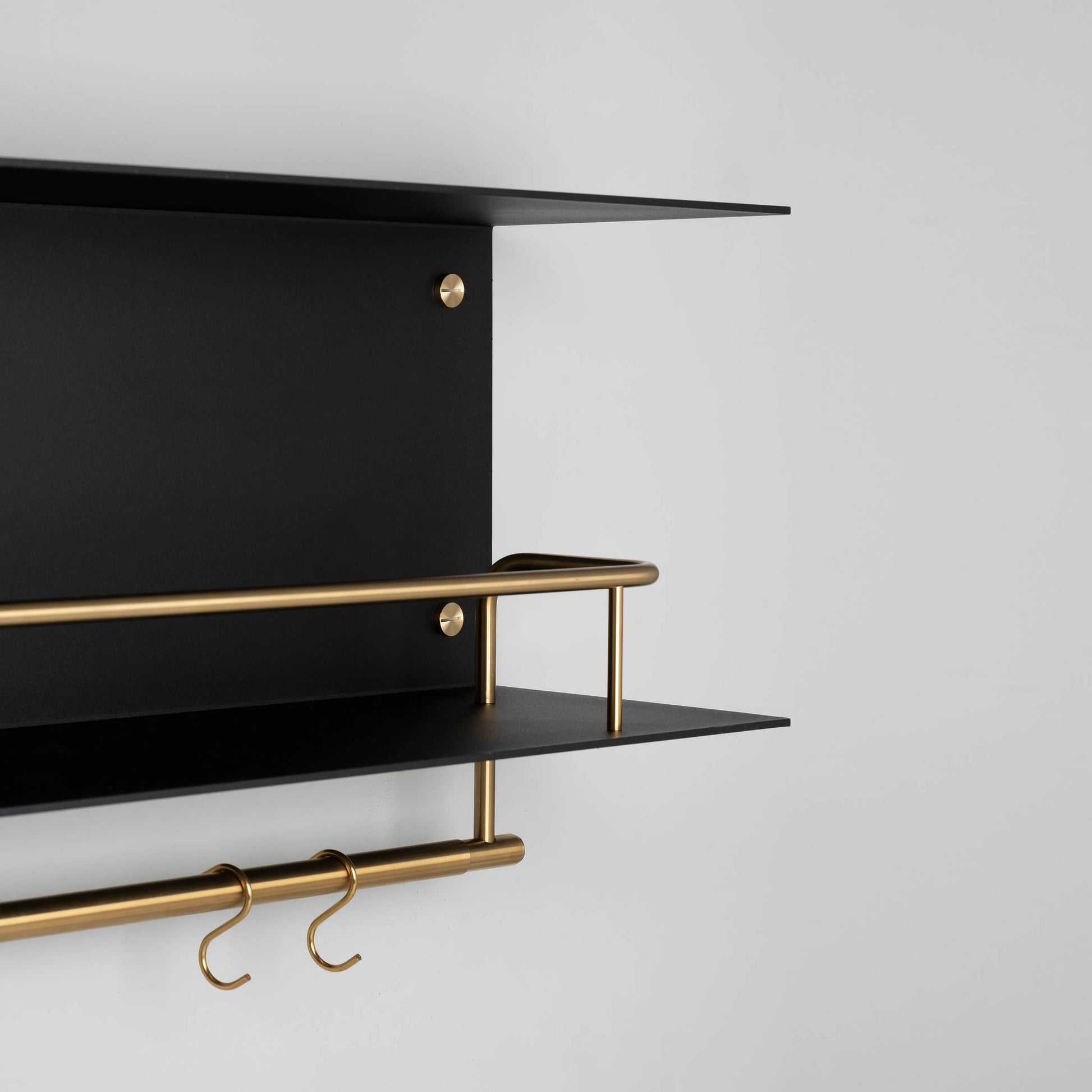 buster + punch | wandplank kitchen shelf hanger | zwart