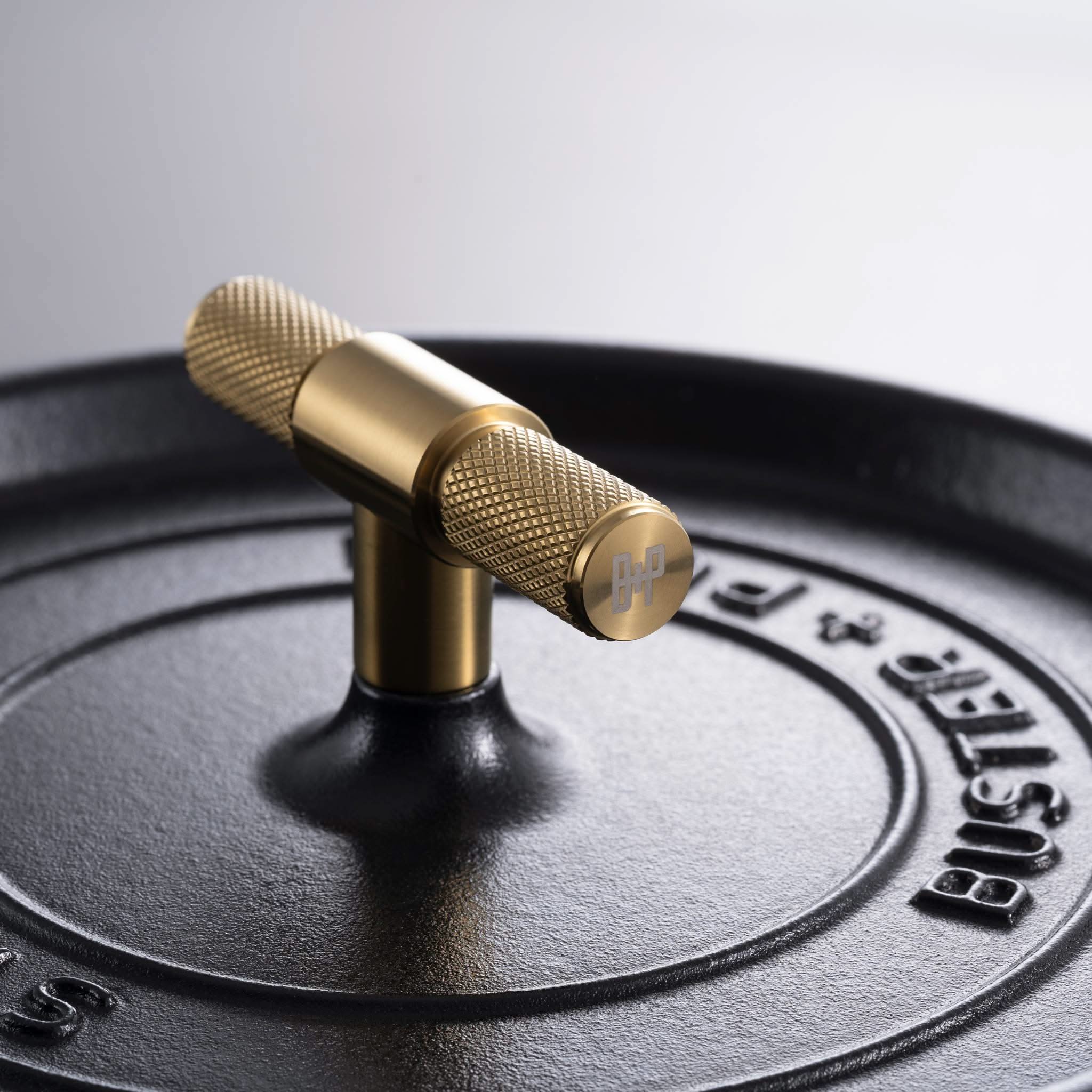 Buster + Punch | Cocotte Cross Staub 24 cm | Goud