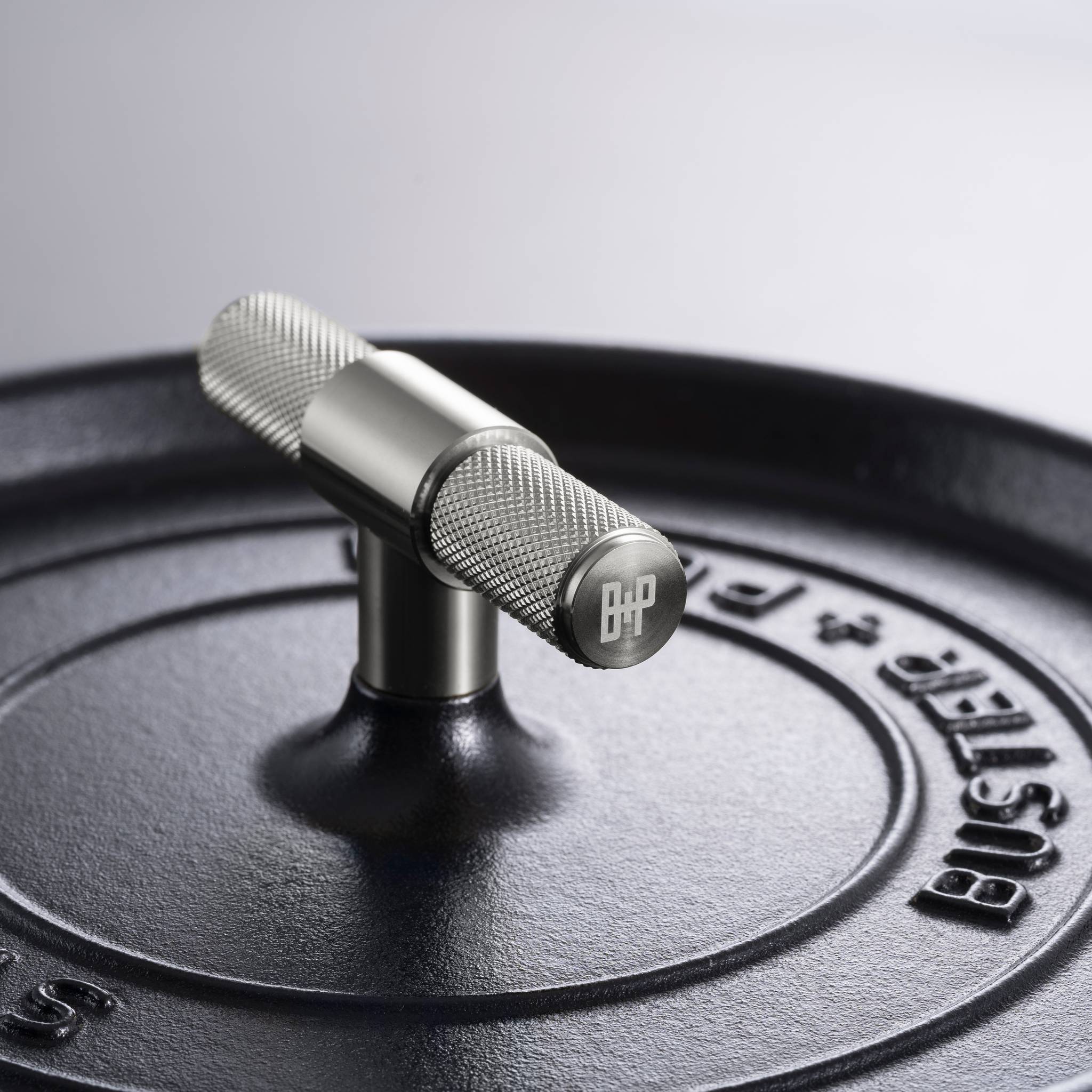 Buster + Punch | Cocotte Cross Staub 24 cm | Zilver