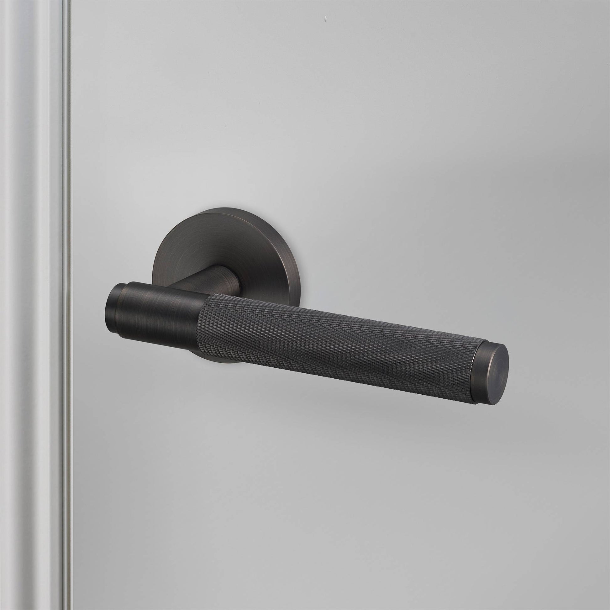buster + punch cross | deurkruk op rozet (swe) | smoked bronze