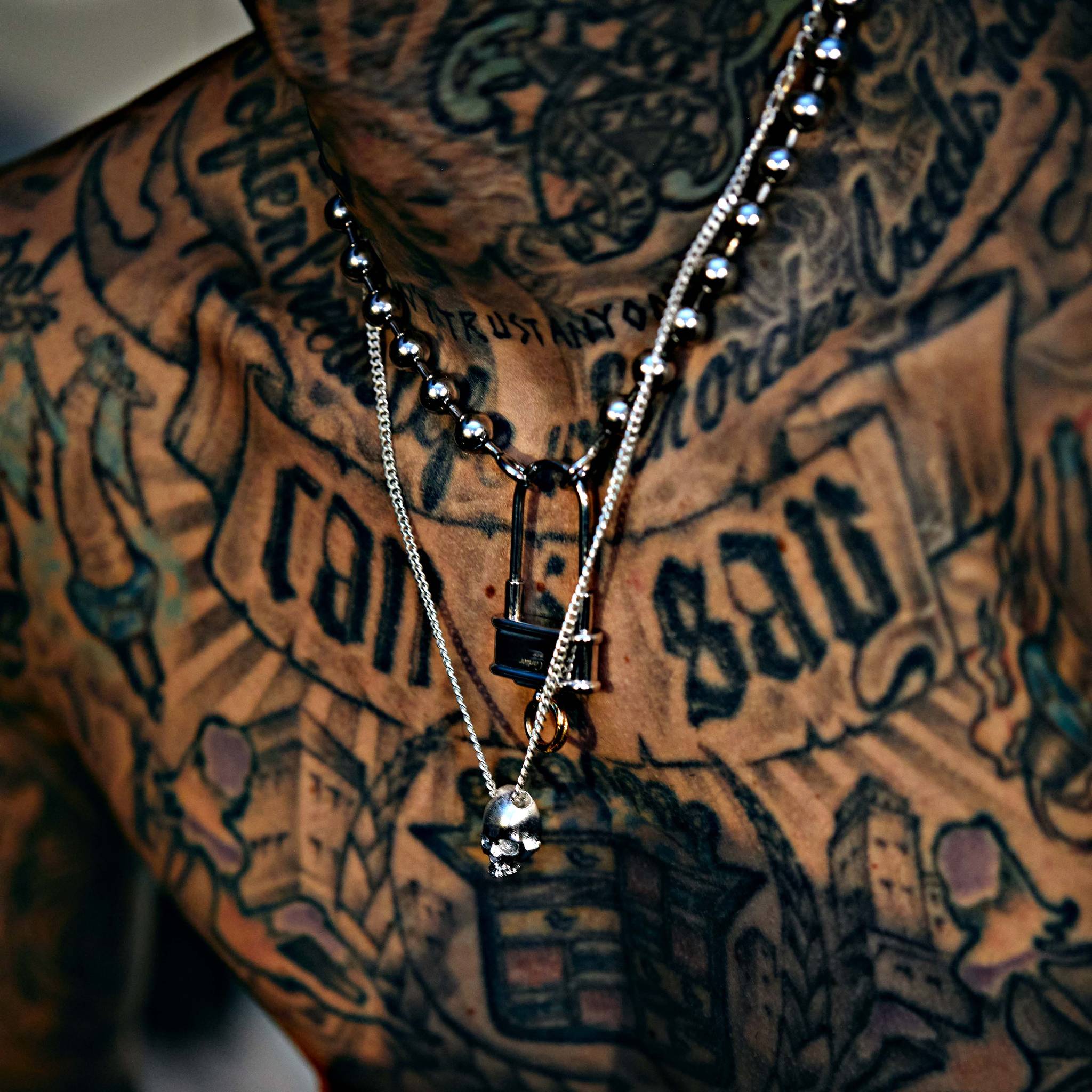 Buster + Punch | Ketting Skull Travis Barker | Goud