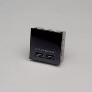 Buster + Punch | Stopcontact USB-module A+A (50 mm) | Zwart