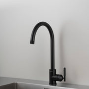 buster + punch | keukenkraan mixer linear | welders black