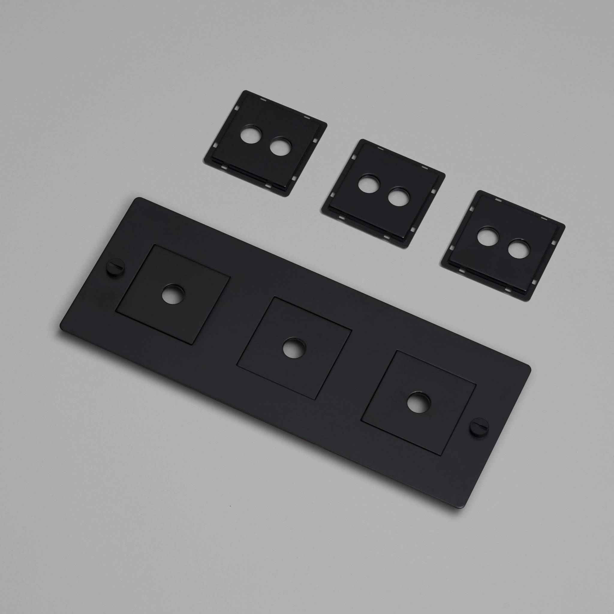 buster + punch | afdekplaat 3-voudig horizontaal | met infills, zonder logo