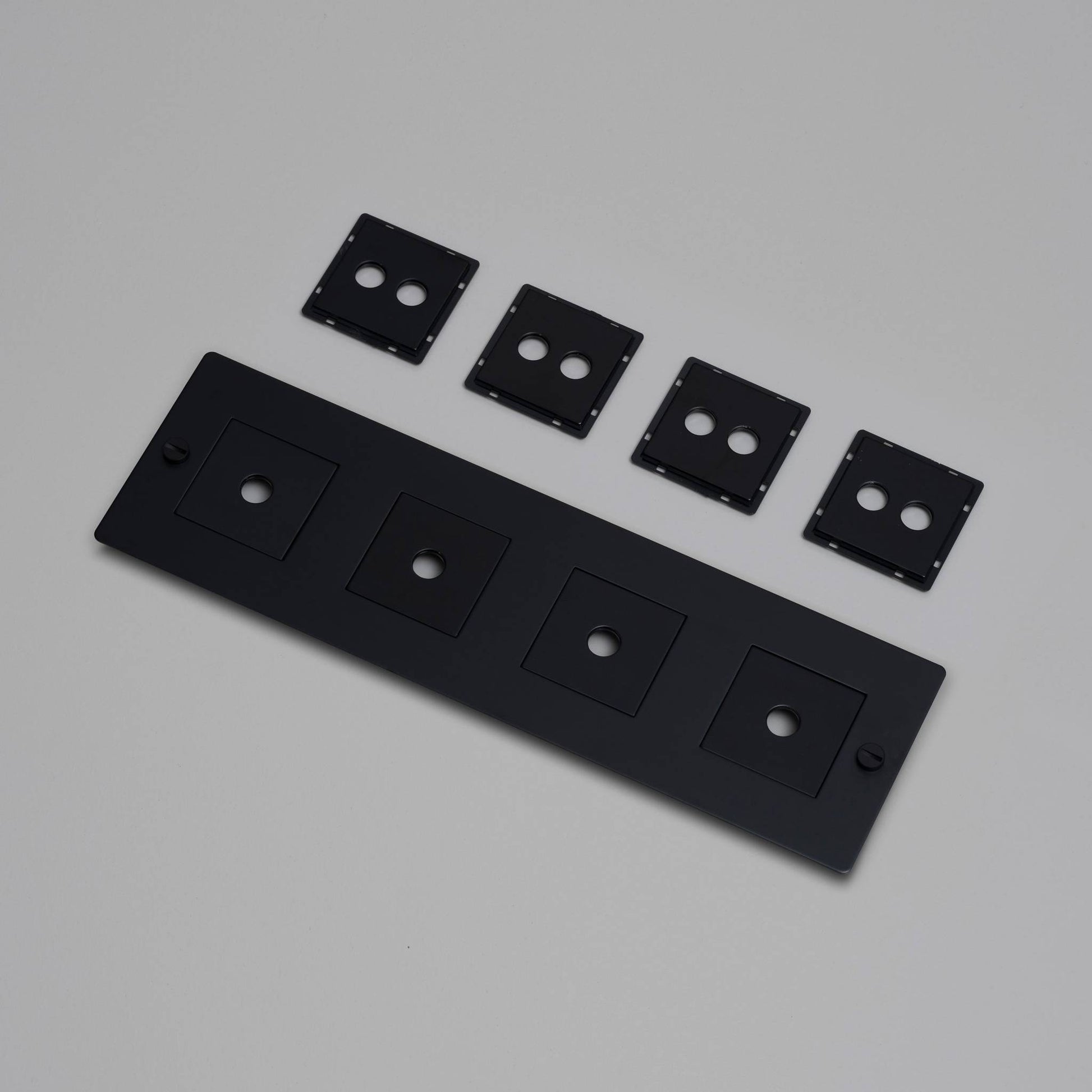 buster + punch | afdekplaat 4-voudig horizontaal | met infills, zonder logo