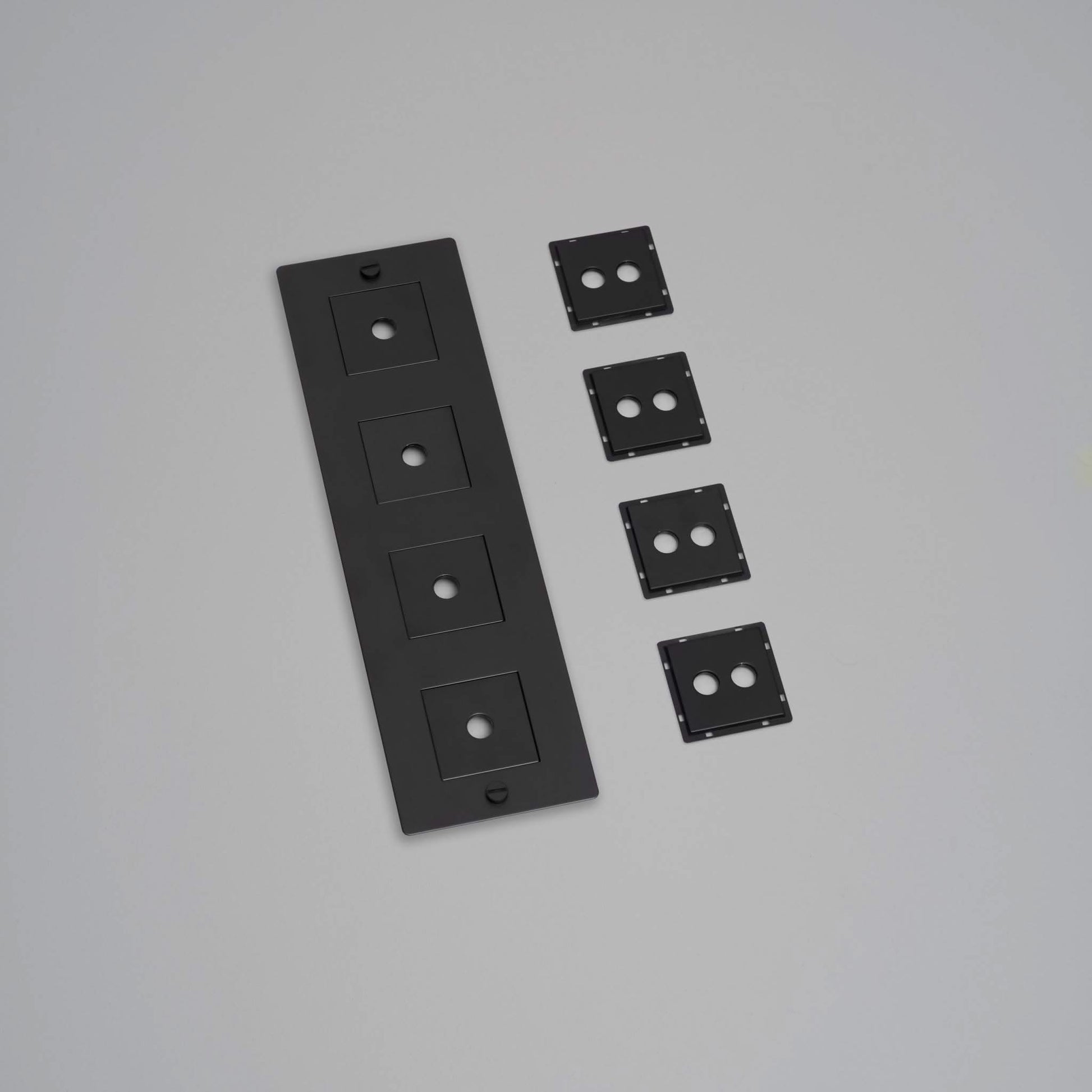buster + punch | afdekplaat 4-voudig verticaal | met infills, zonder logo