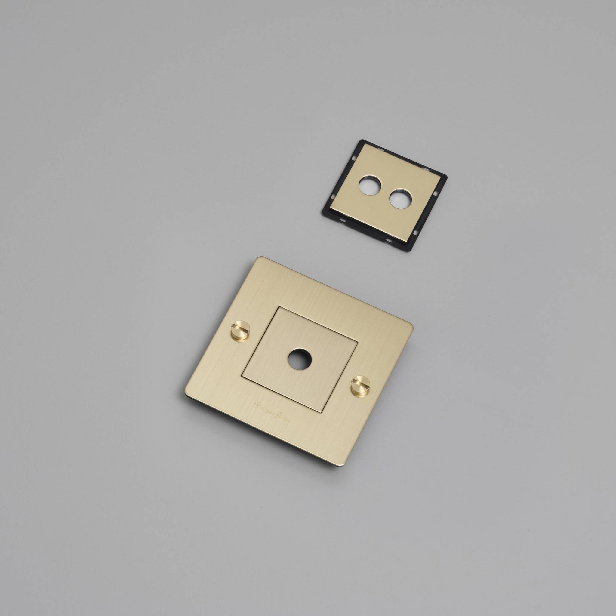 buster + punch | afdekplaat 1-voudig horizontaal | met infills, met logo