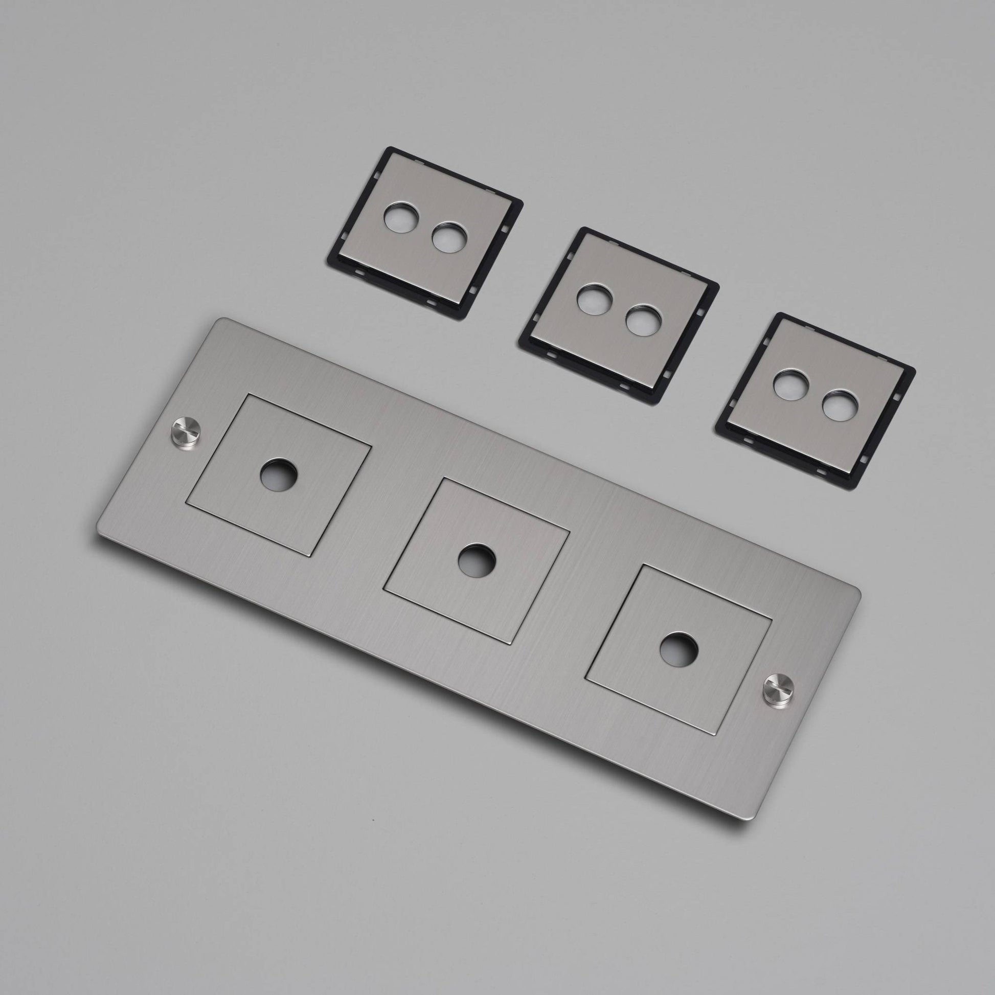 buster + punch | afdekplaat 3-voudig horizontaal | met infills, zonder logo