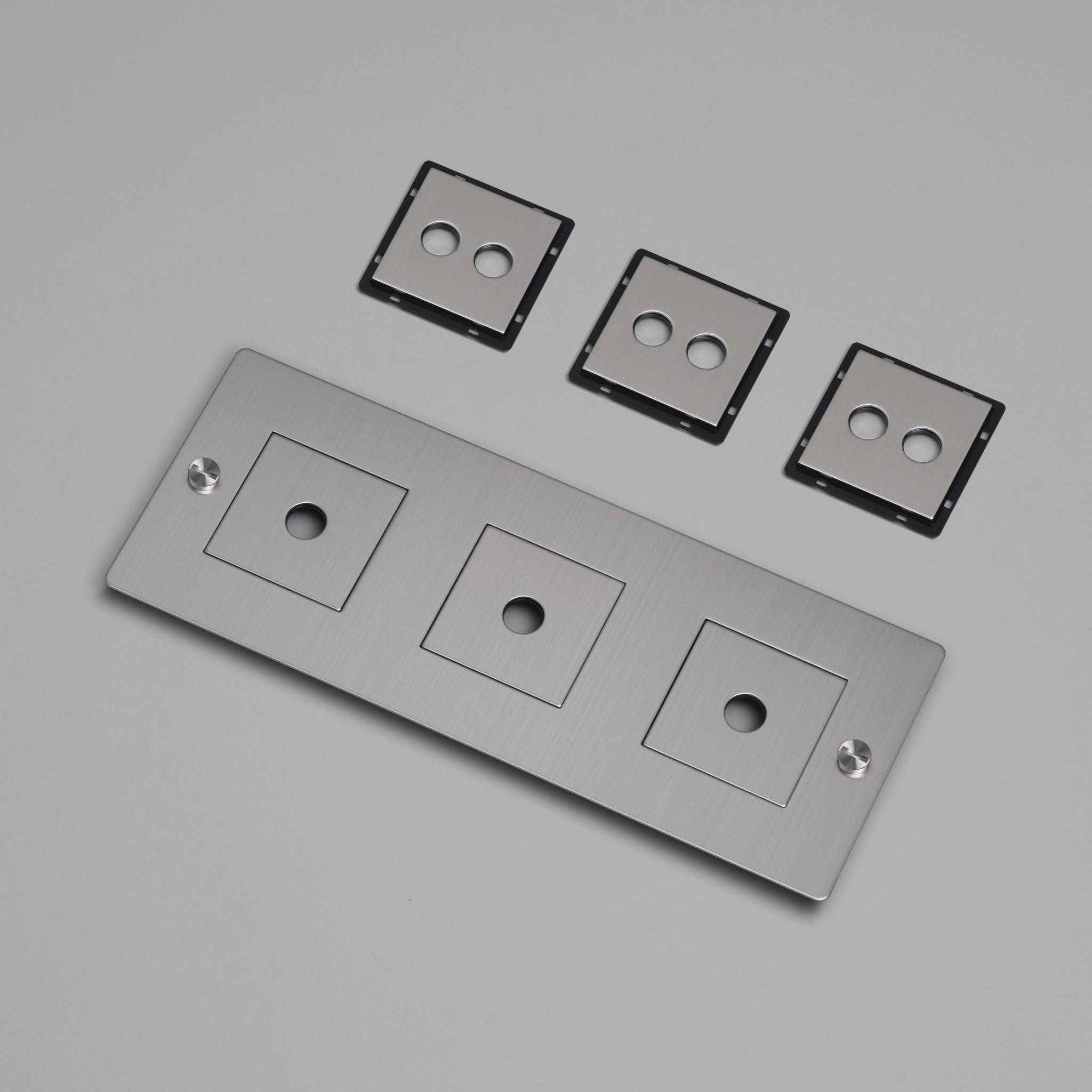 buster + punch | afdekplaat 3-voudig horizontaal | met infills, zonder logo