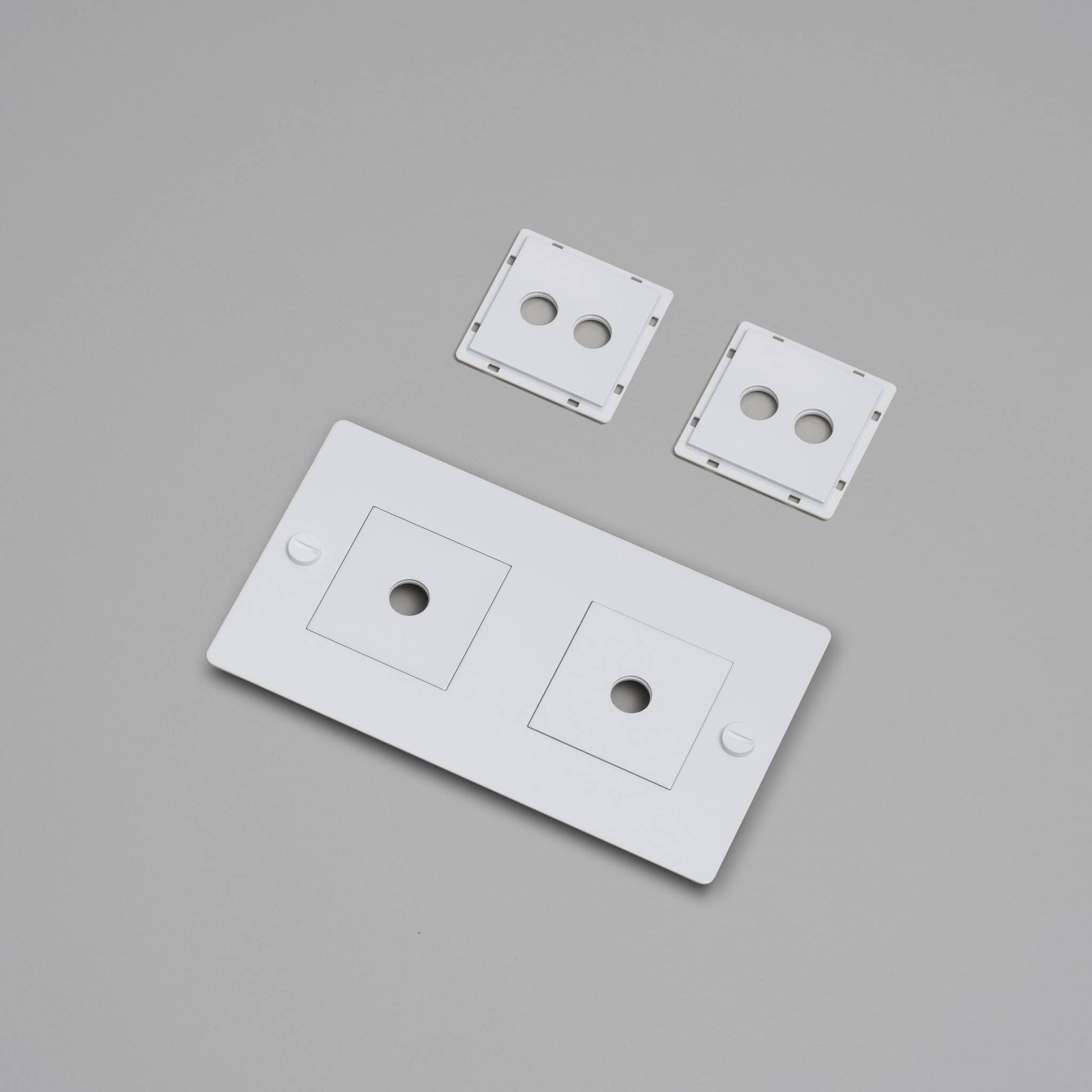 buster + punch | afdekplaat 2-voudig horizontaal | met infills, zonder logo
