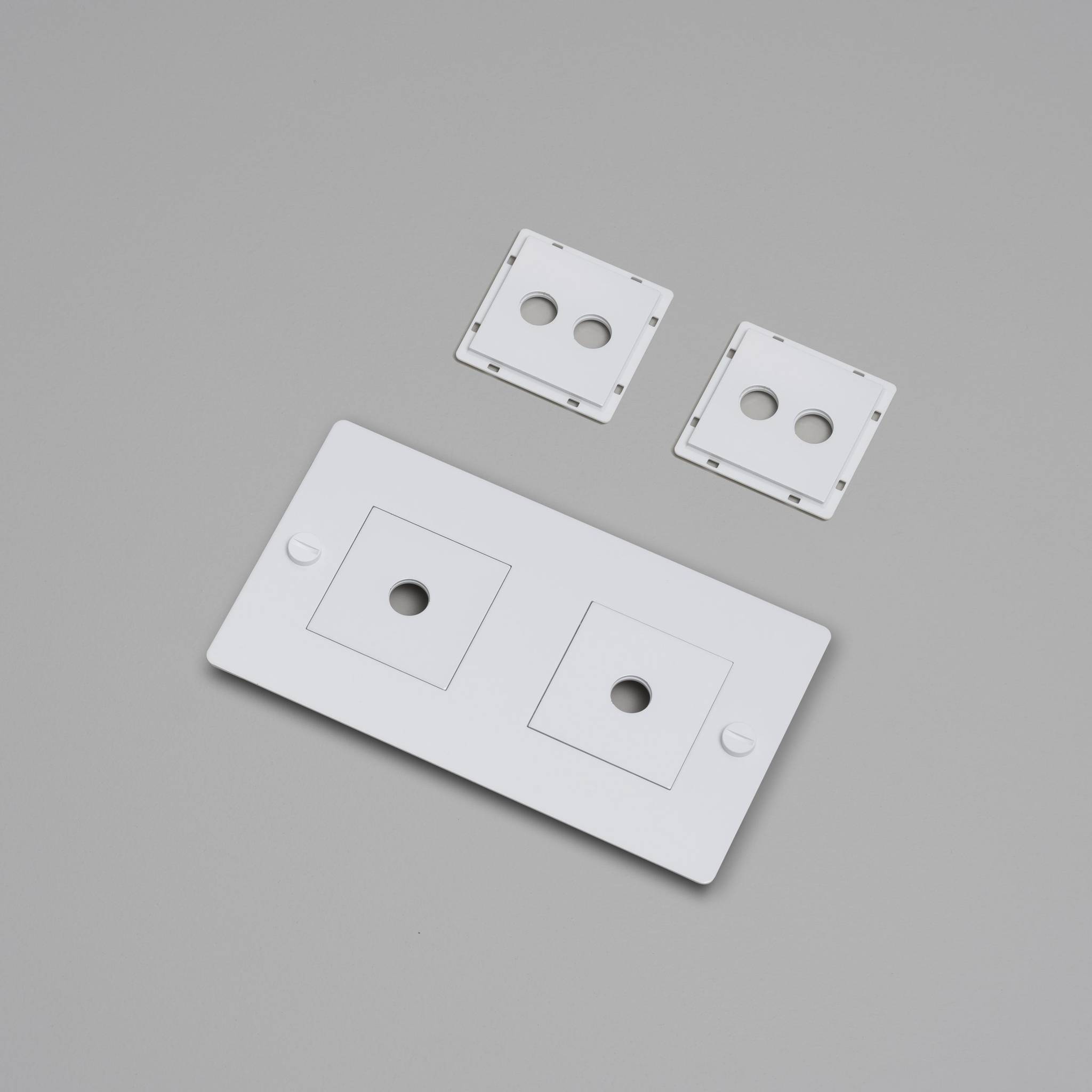buster + punch | afdekplaat 2-voudig horizontaal | met infills, zonder logo