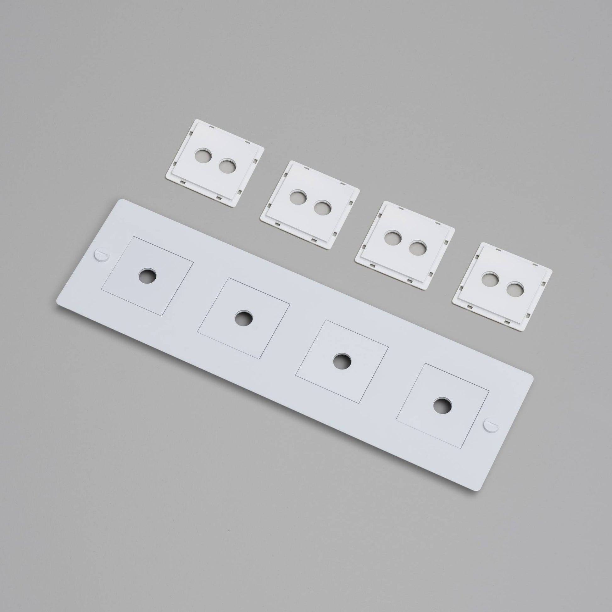 buster + punch | afdekplaat 4-voudig horizontaal | met infills, zonder logo