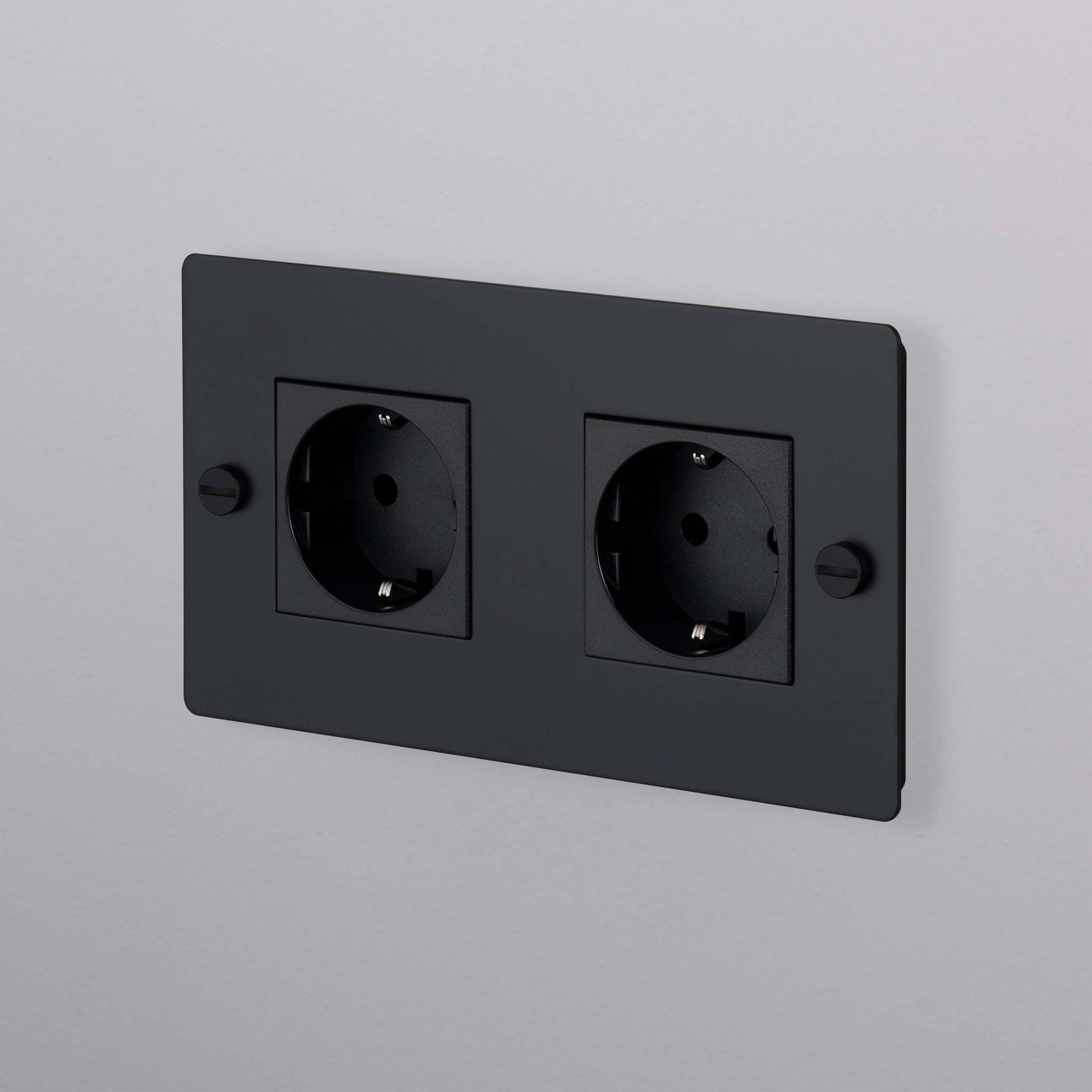 Buster + Punch | Stopcontact 2-voudig Schuko (zonder logo) | Zwart