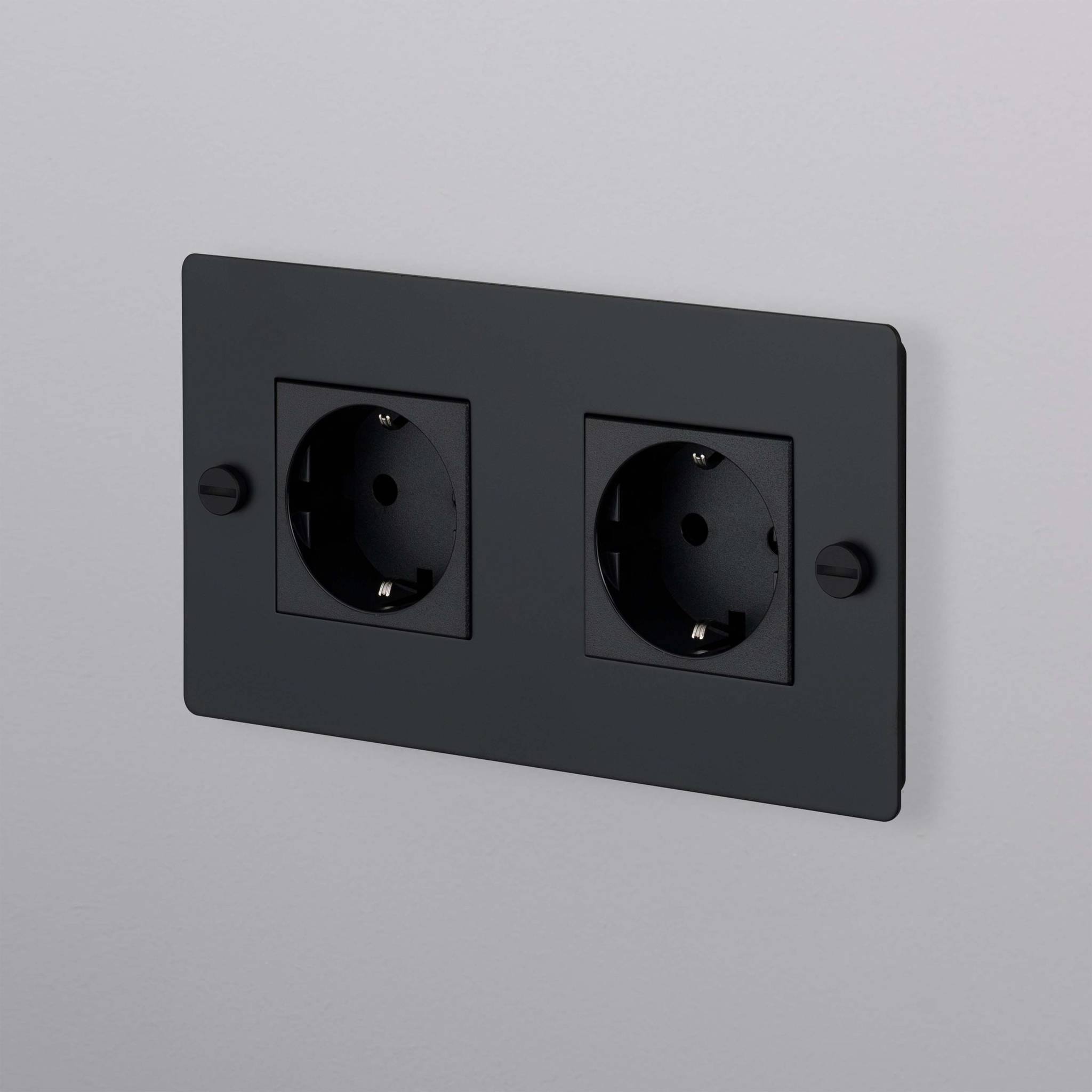 Buster + Punch | Stopcontact 2-voudig Schuko (zonder logo) | Zwart