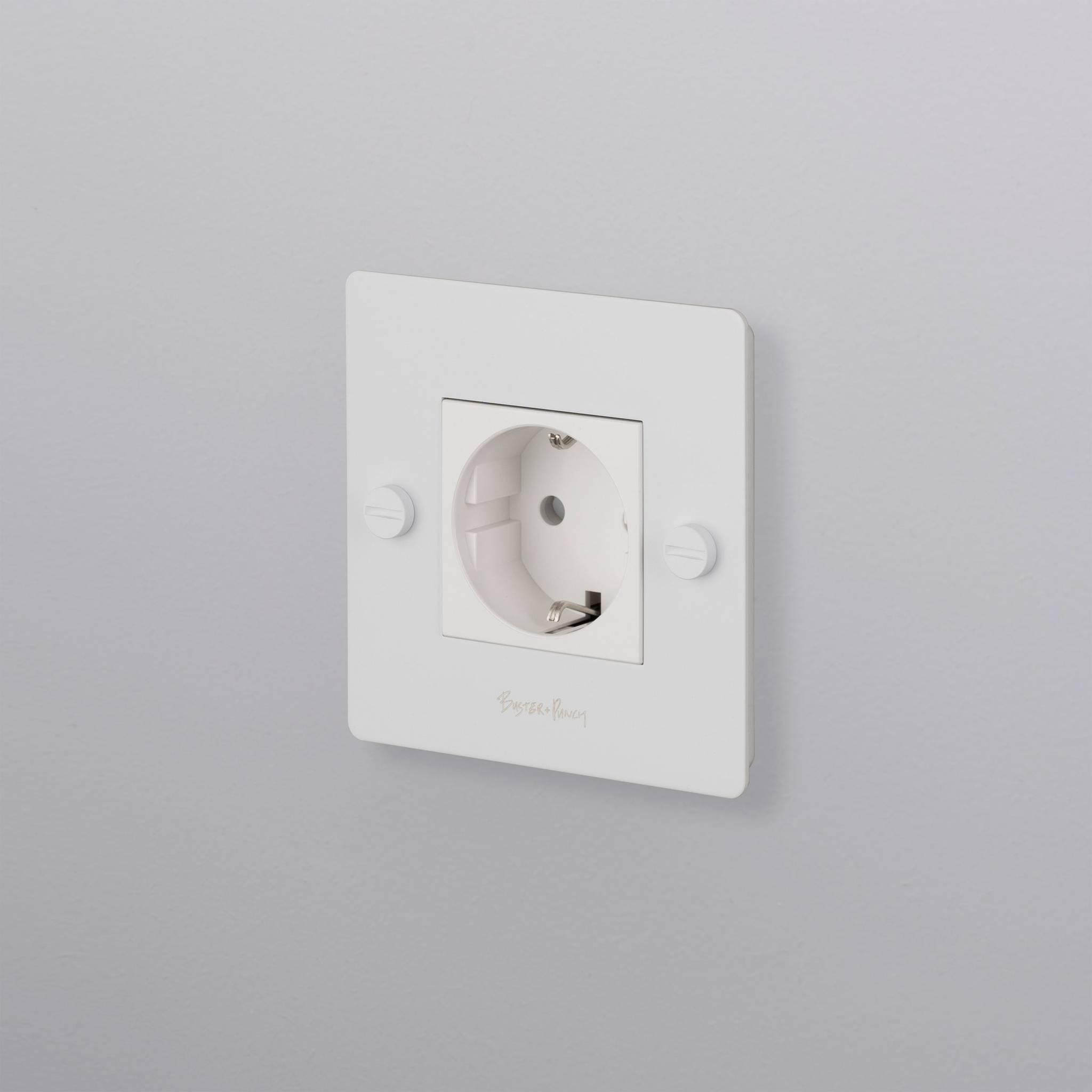 Buster + Punch | Stopcontact 1-voudig Schuko (kruis, met logo) | Wit
